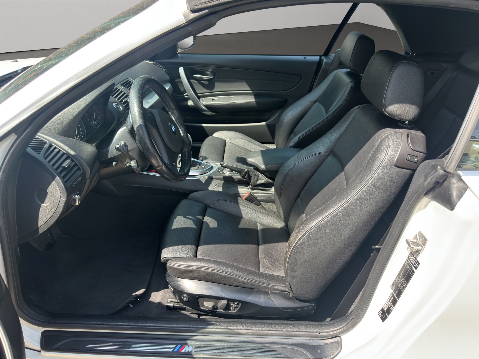 BMW 135i Cabrio DSG M-Sportpaket *Facelift* ** MOTORSCHADEN **-image-6