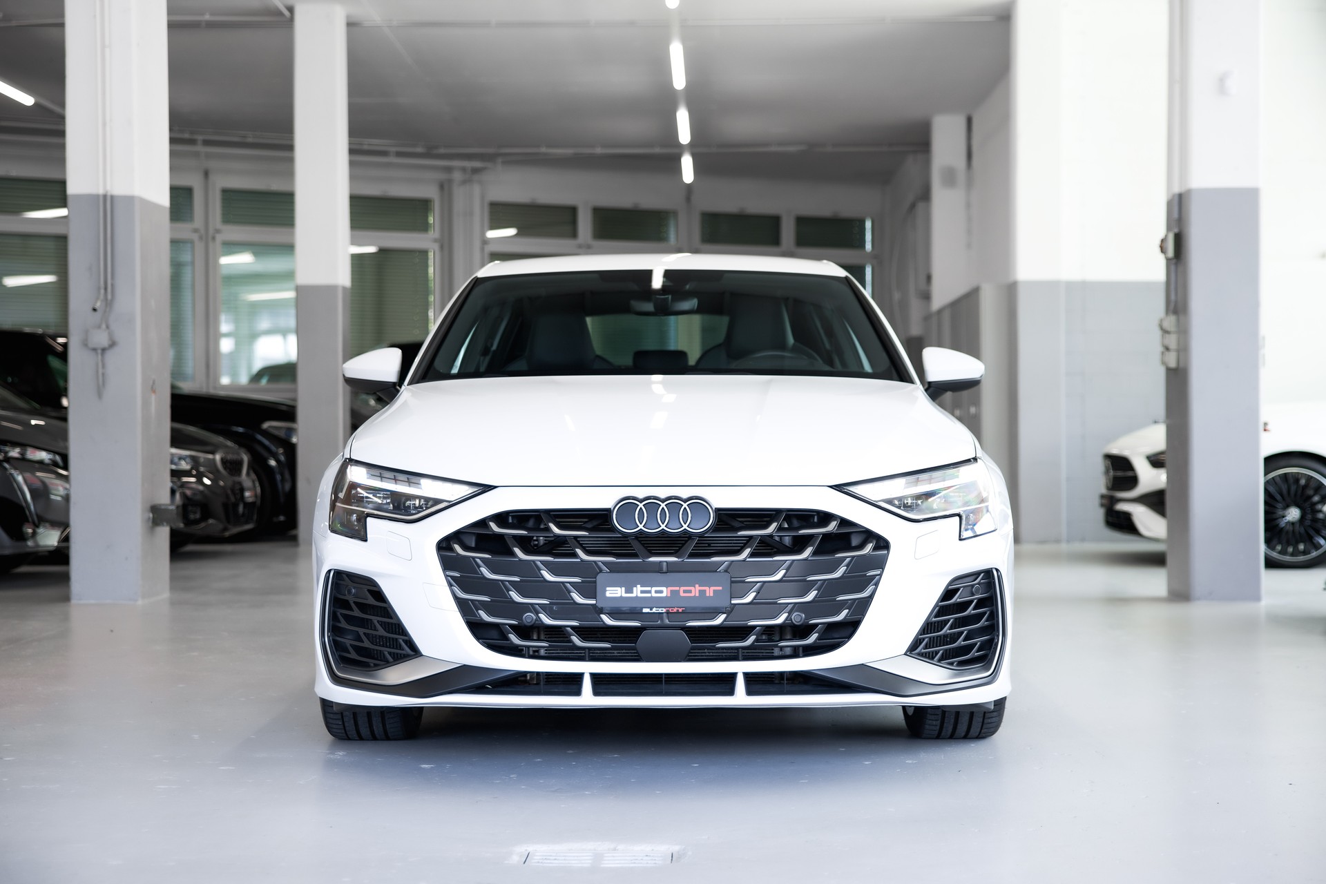 AUDI S3 Sportback TFSI quattro S-tronic-showroom-element-1