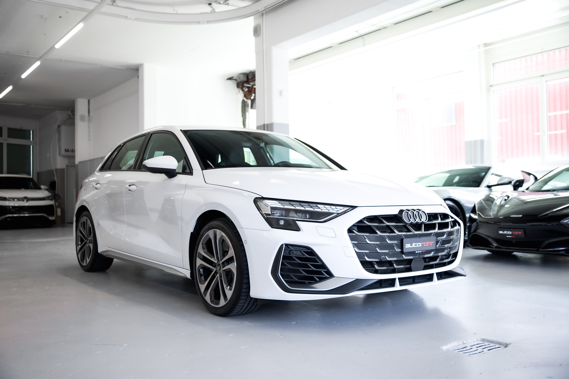 AUDI S3 Sportback TFSI quattro S-tronic-showroom-element-2