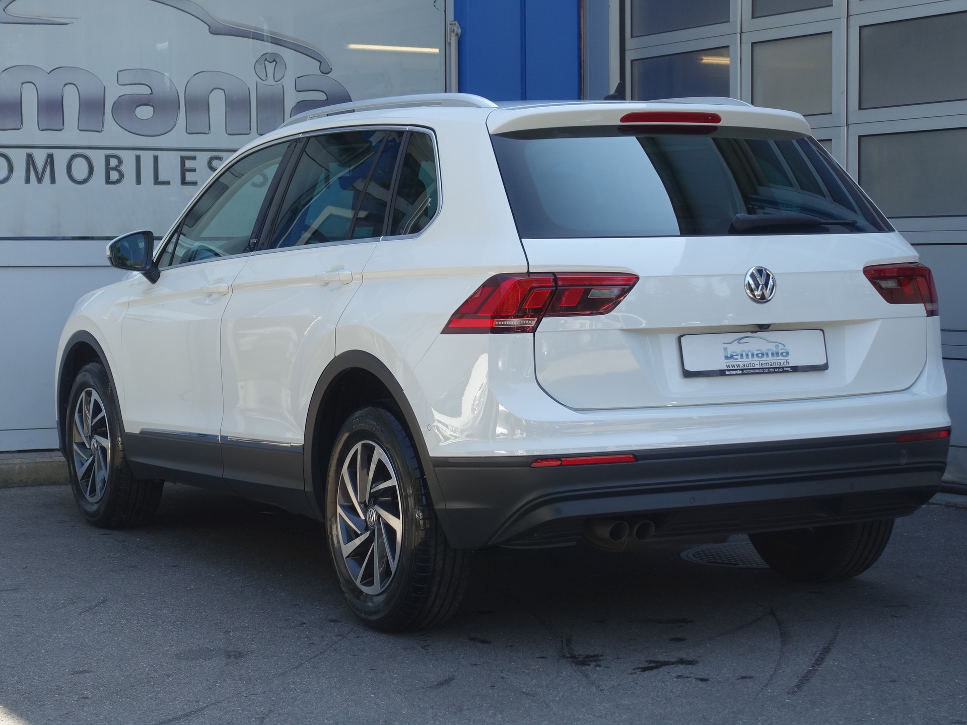 VW Tiguan 2.0 TDI SCR Sound 4Motion-showroom-element-3