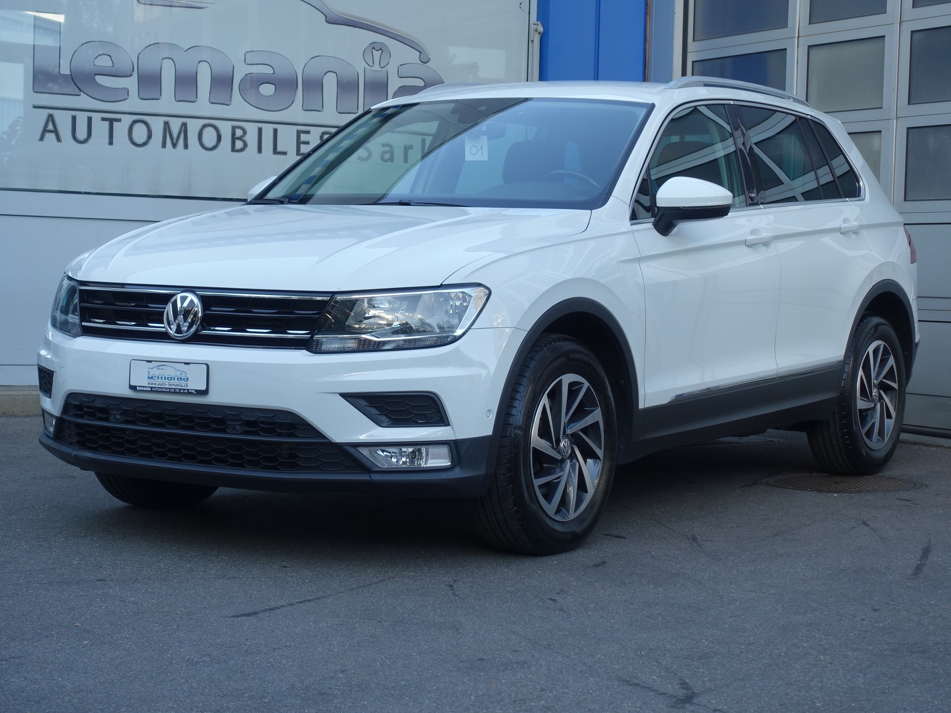 VW Tiguan 2.0 TDI SCR Sound 4Motion-showroom-element-1