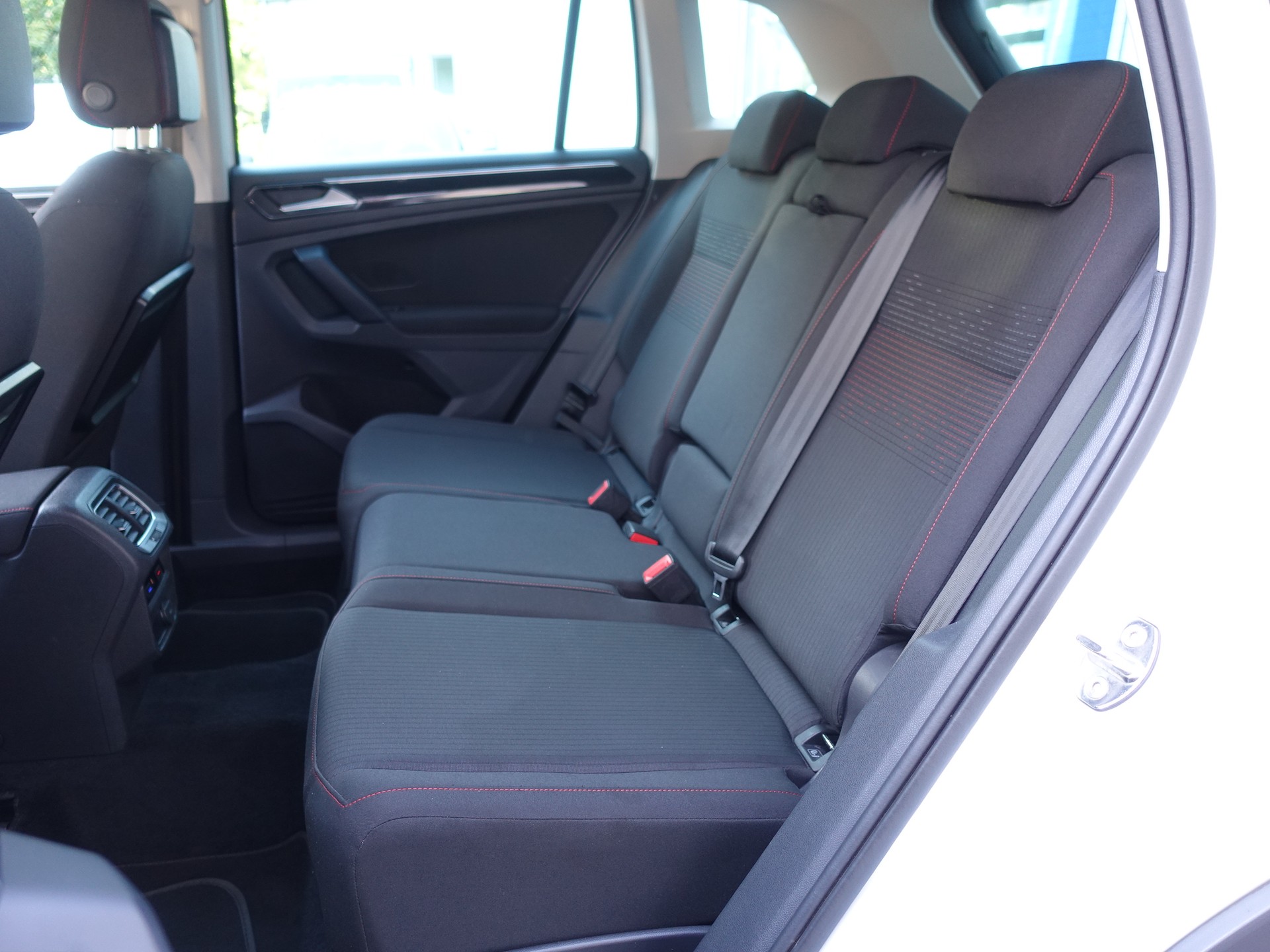 VW Tiguan 2.0 TDI SCR Sound 4Motion-image-18