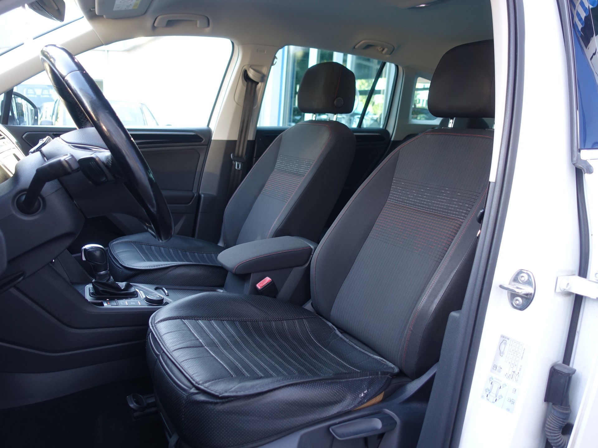VW Tiguan 2.0 TDI SCR Sound 4Motion-image-8