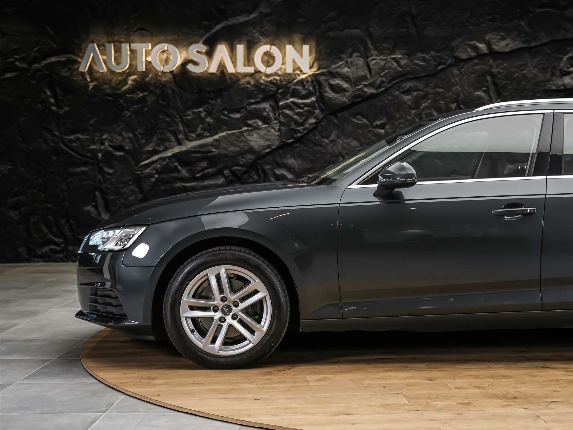 AUDI A4 Avant 2.0 TDI S-tronic *CH Auto*Tempomat* Sitzheizung*-image-14