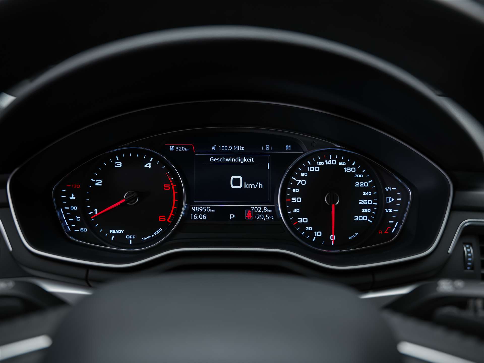 AUDI A4 Avant 2.0 TDI S-tronic *CH Auto*Tempomat* Sitzheizung*-image-28