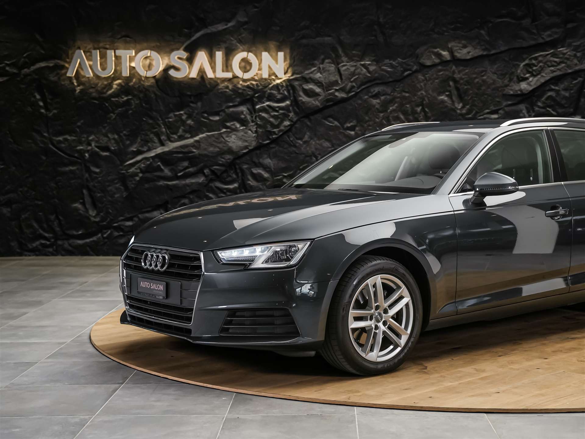 AUDI A4 Avant 2.0 TDI S-tronic *CH Auto*Tempomat* Sitzheizung*-image-13