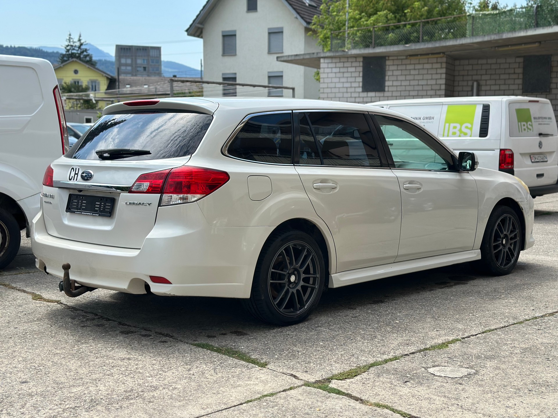 SUBARU Legacy 2.0i Swiss Special AWD-image-2