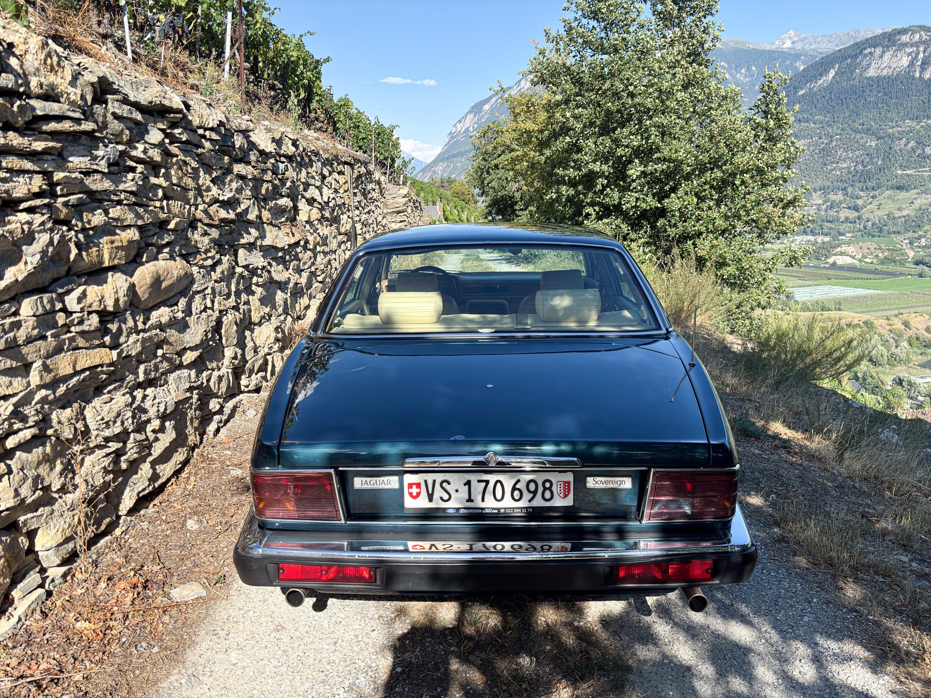 JAGUAR XJ40 4.0 Sovereign-image-4