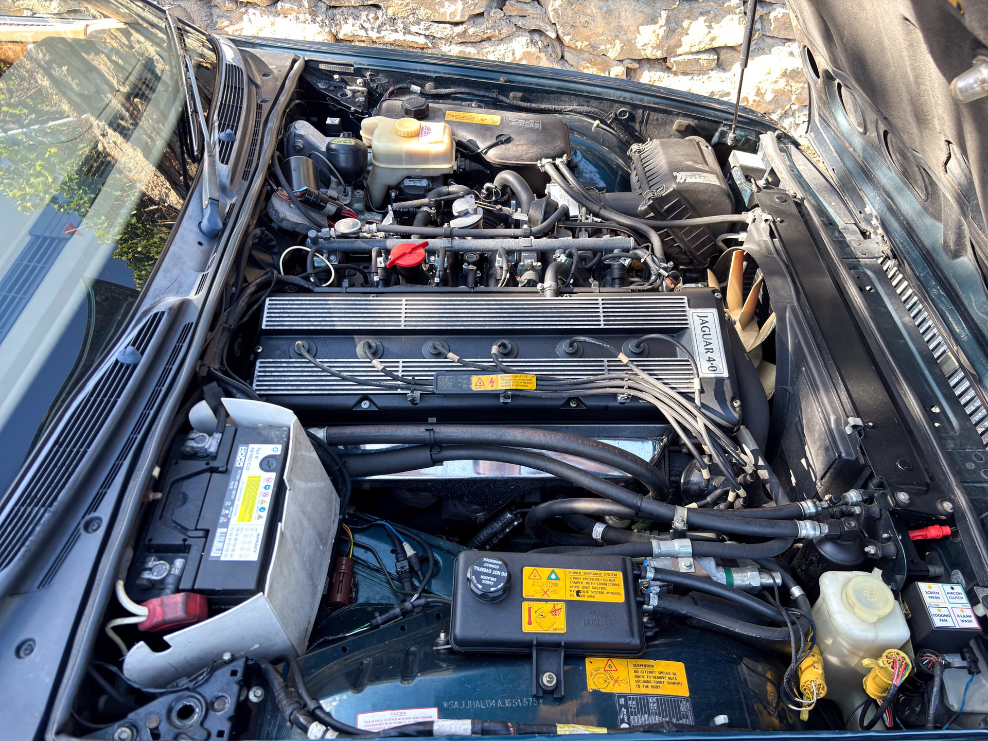 JAGUAR XJ40 4.0 Sovereign-image-15