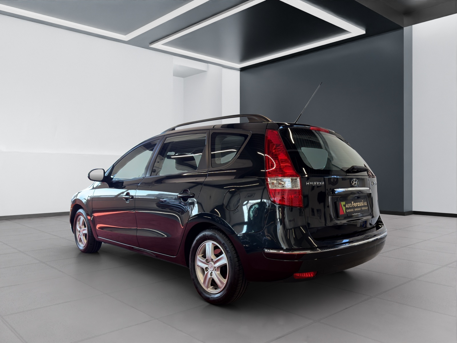 HYUNDAI i30 Wagon 1.6 Style Automatic-showroom-element-3