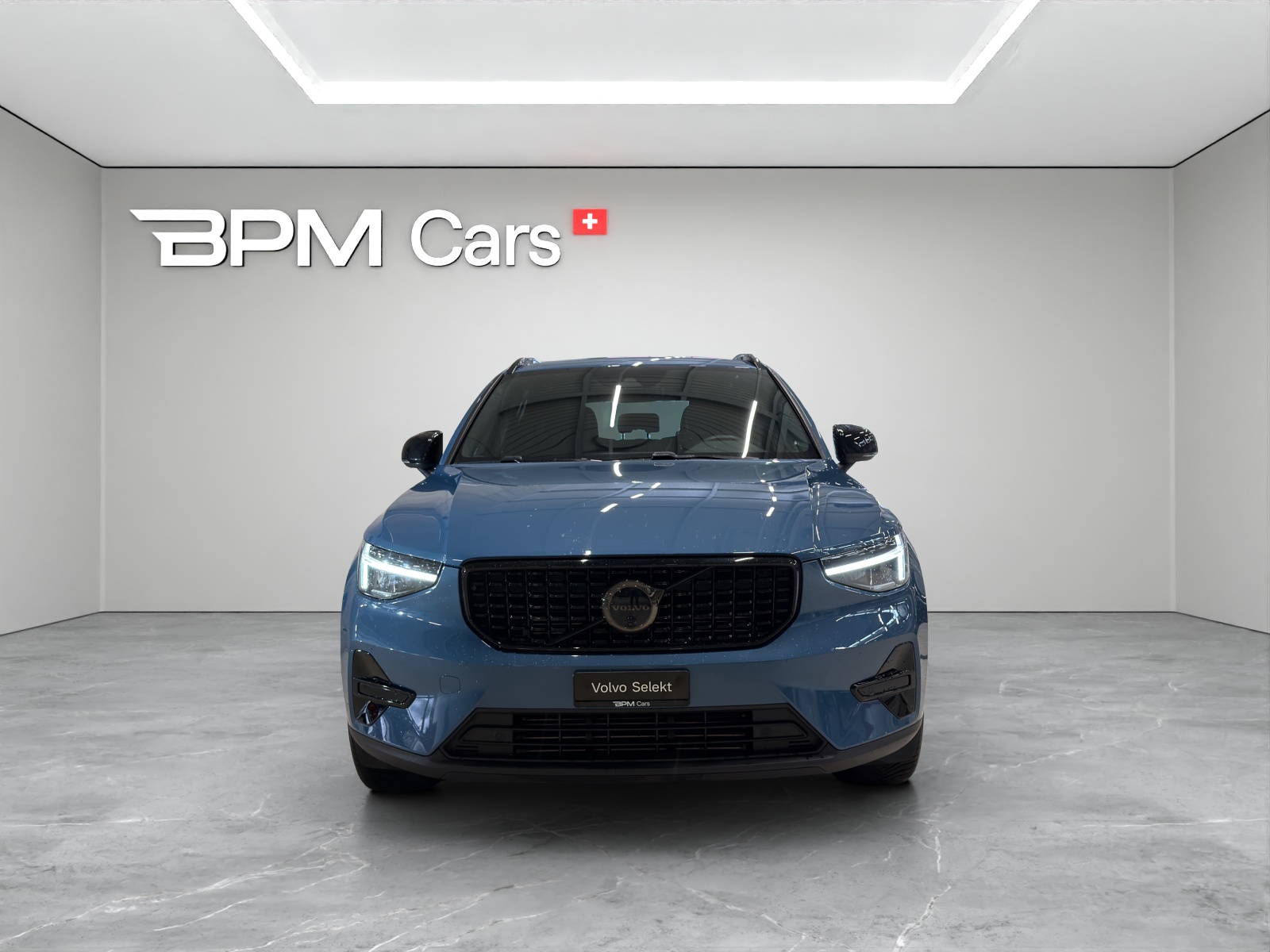 VOLVO XC40 1.5 T4 PiH Plus Dark-showroom-element-1
