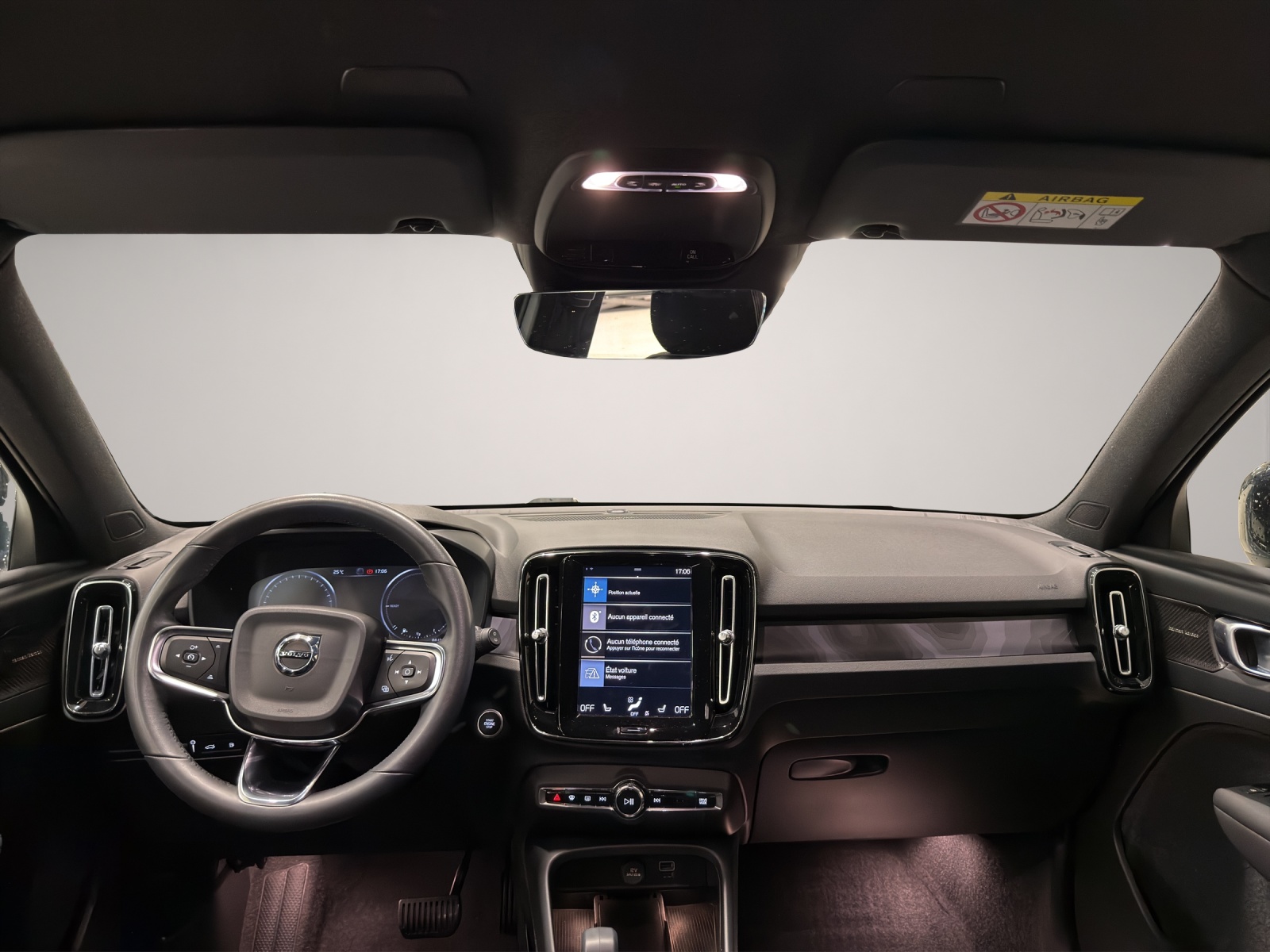 VOLVO XC40 1.5 T4 PiH Plus Dark-image-11