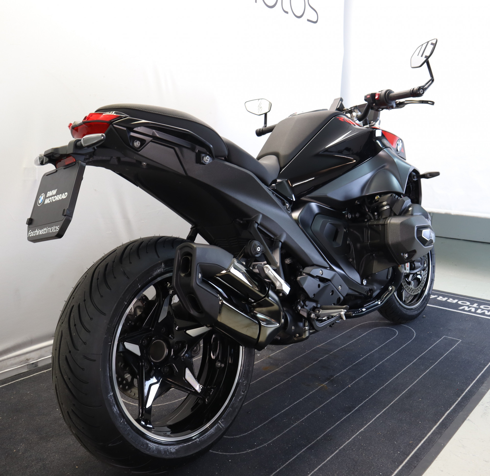 BMW R 1300 R-image-3