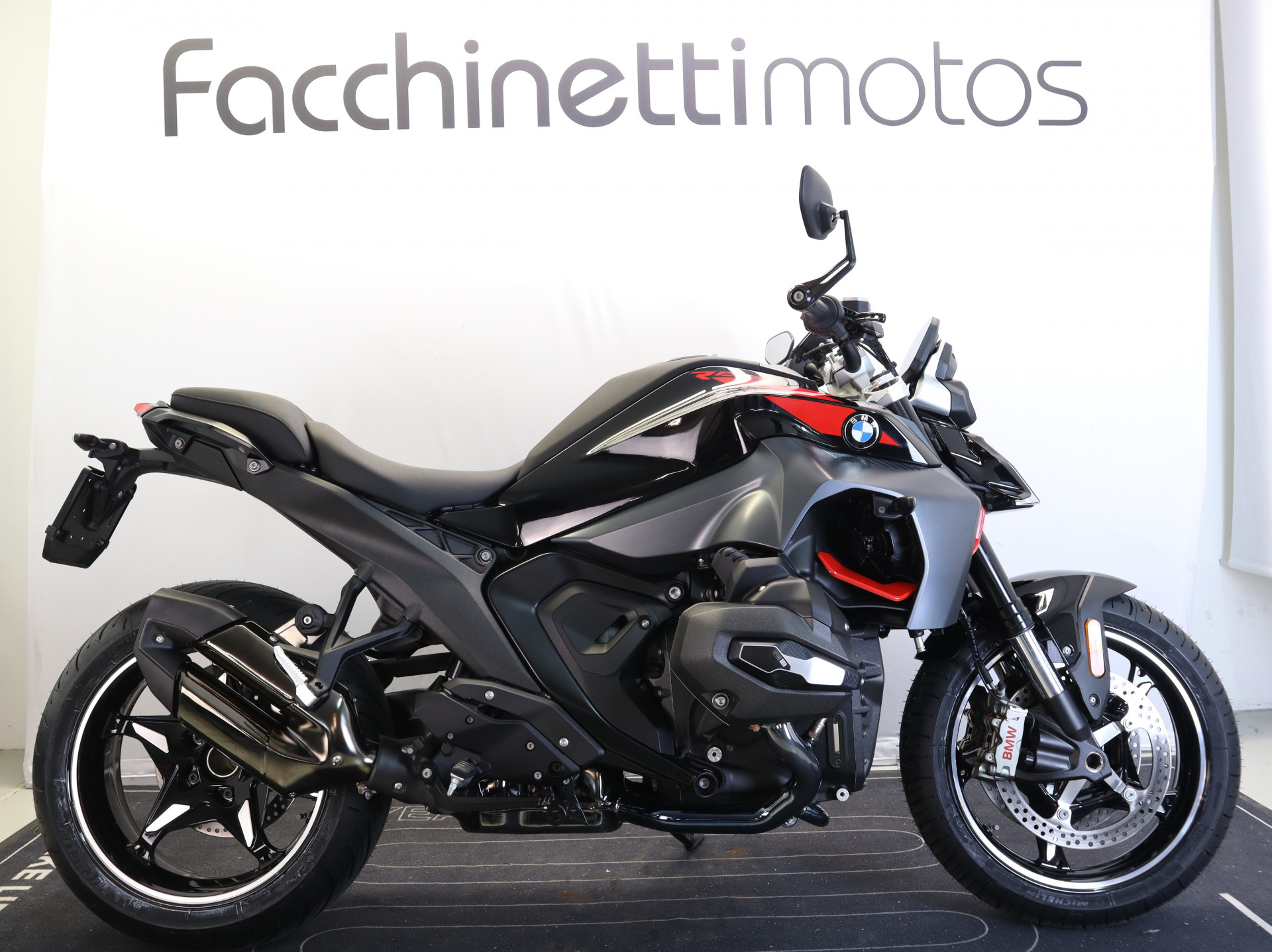 BMW R 1300 R-image-0