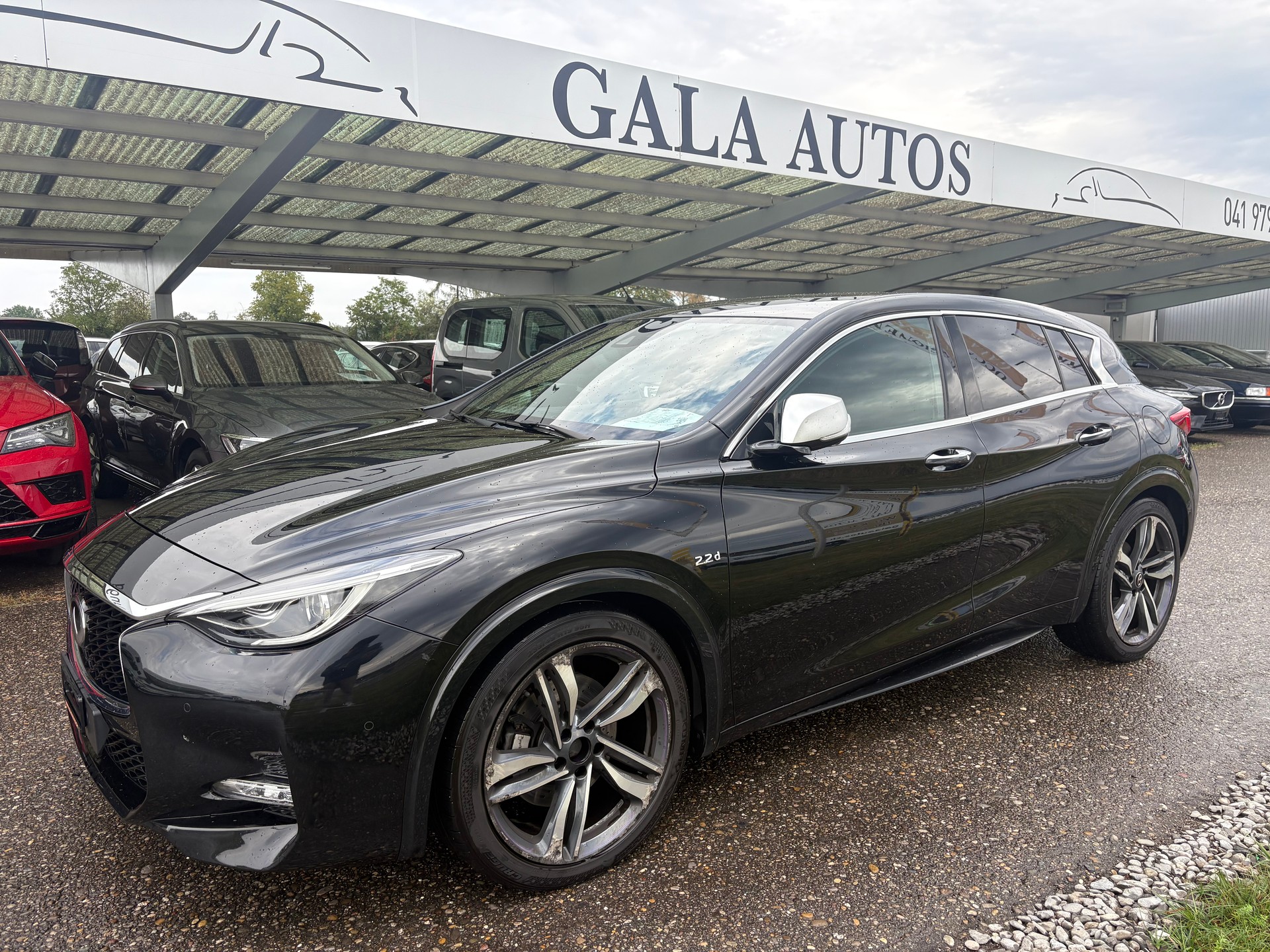 INFINITI Q30 2.2d City Black Edition AWD DCT