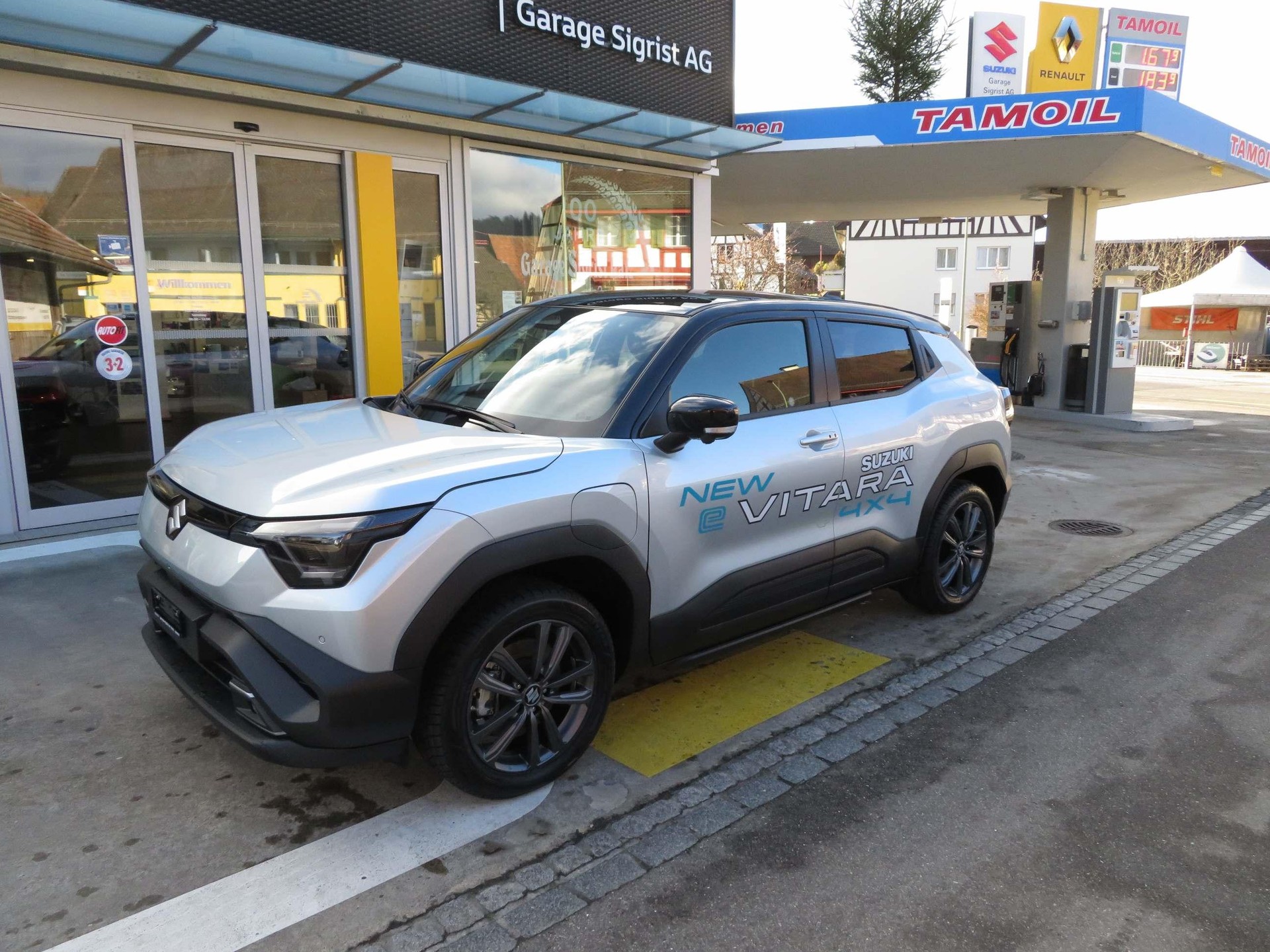 SUZUKI e Vitara Compact Top 4x4-showroom-element-1