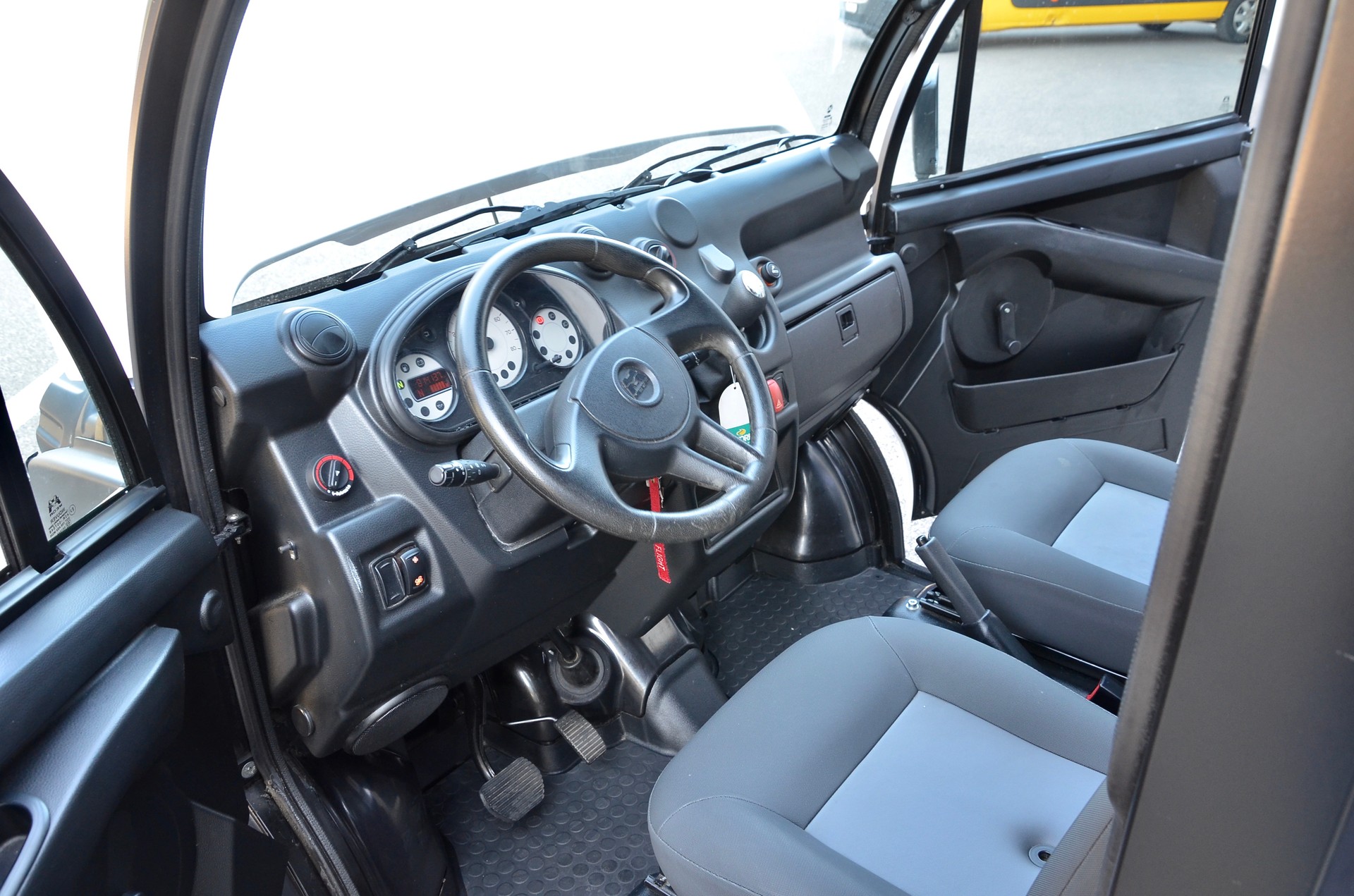 AIXAM 600 D Truck-image-9