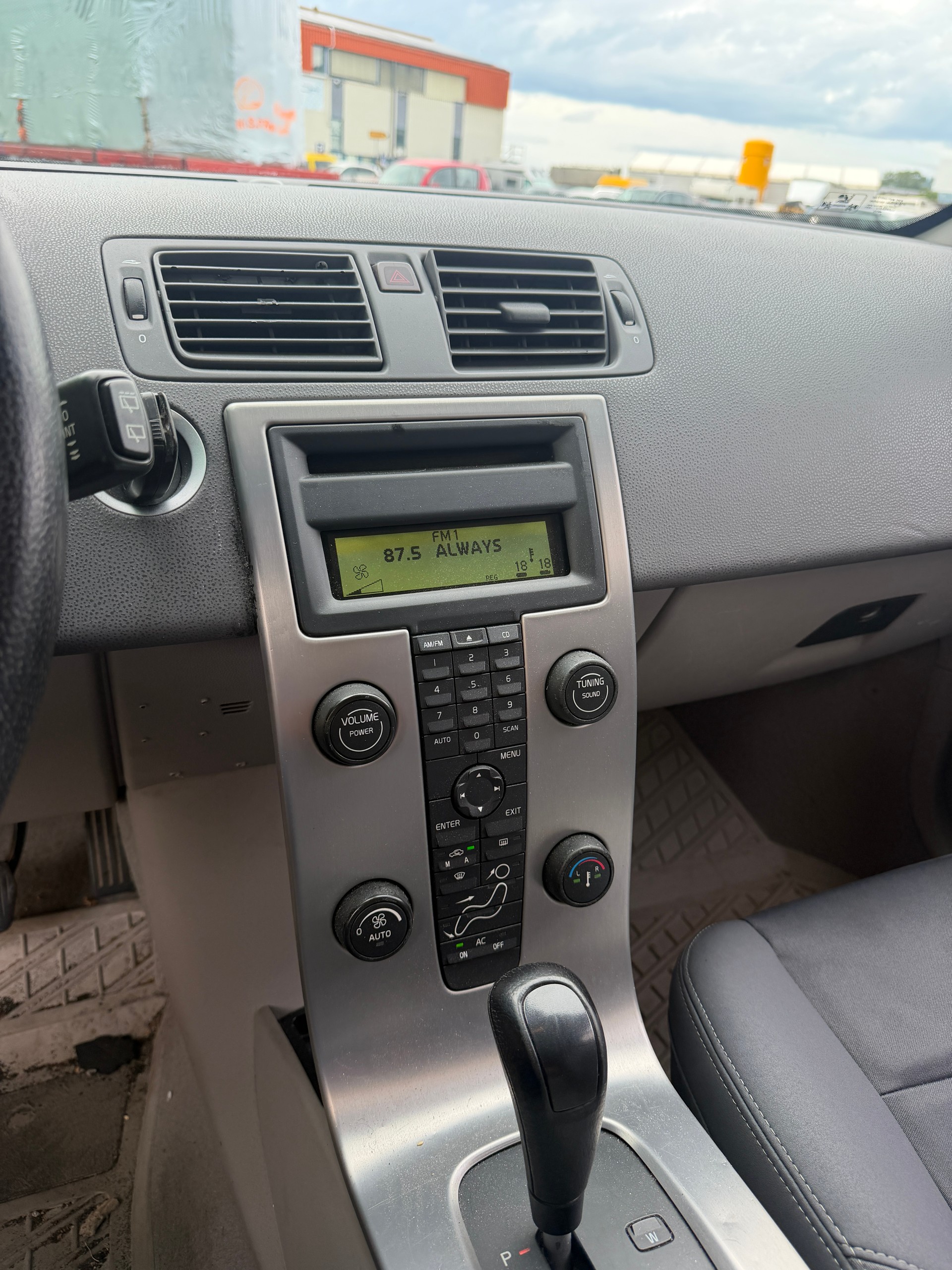 VOLVO V50 T5 Kinetic-image-9