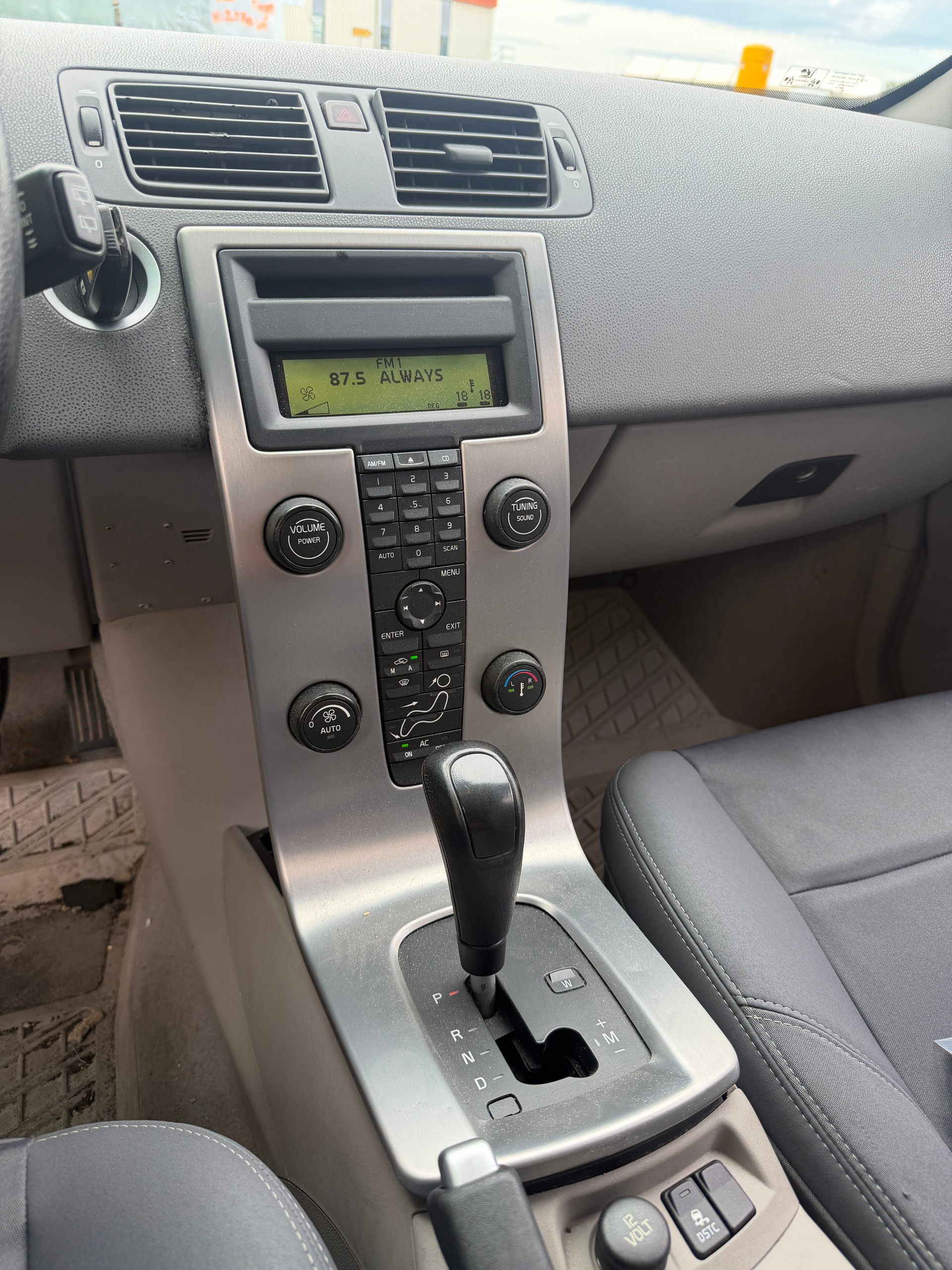 VOLVO V50 T5 Kinetic-image-10