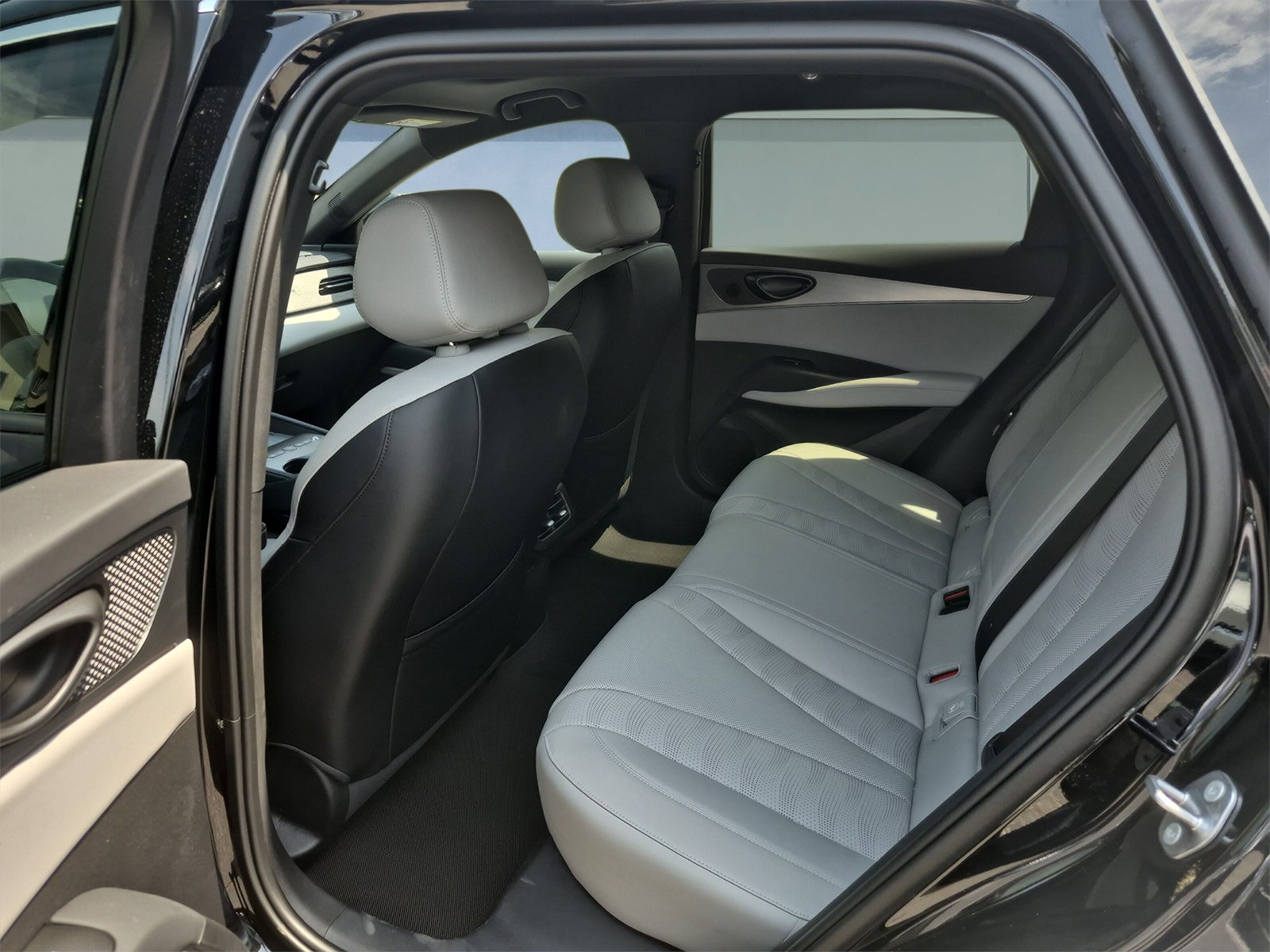 BYD Seal 6 DM-i Touring Comfort-image-14