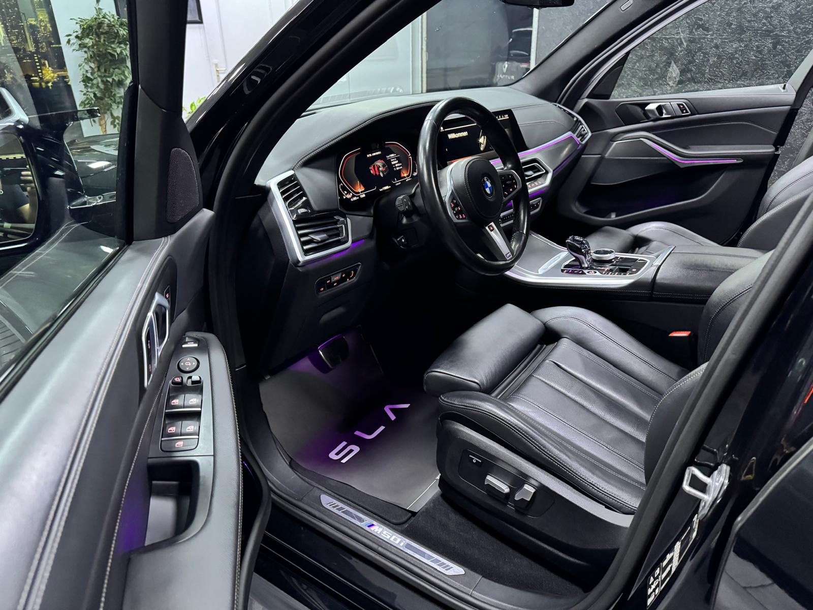 BMW X5 xDrive M50i Steptronic / Panorama / Vollausstattung-image-9