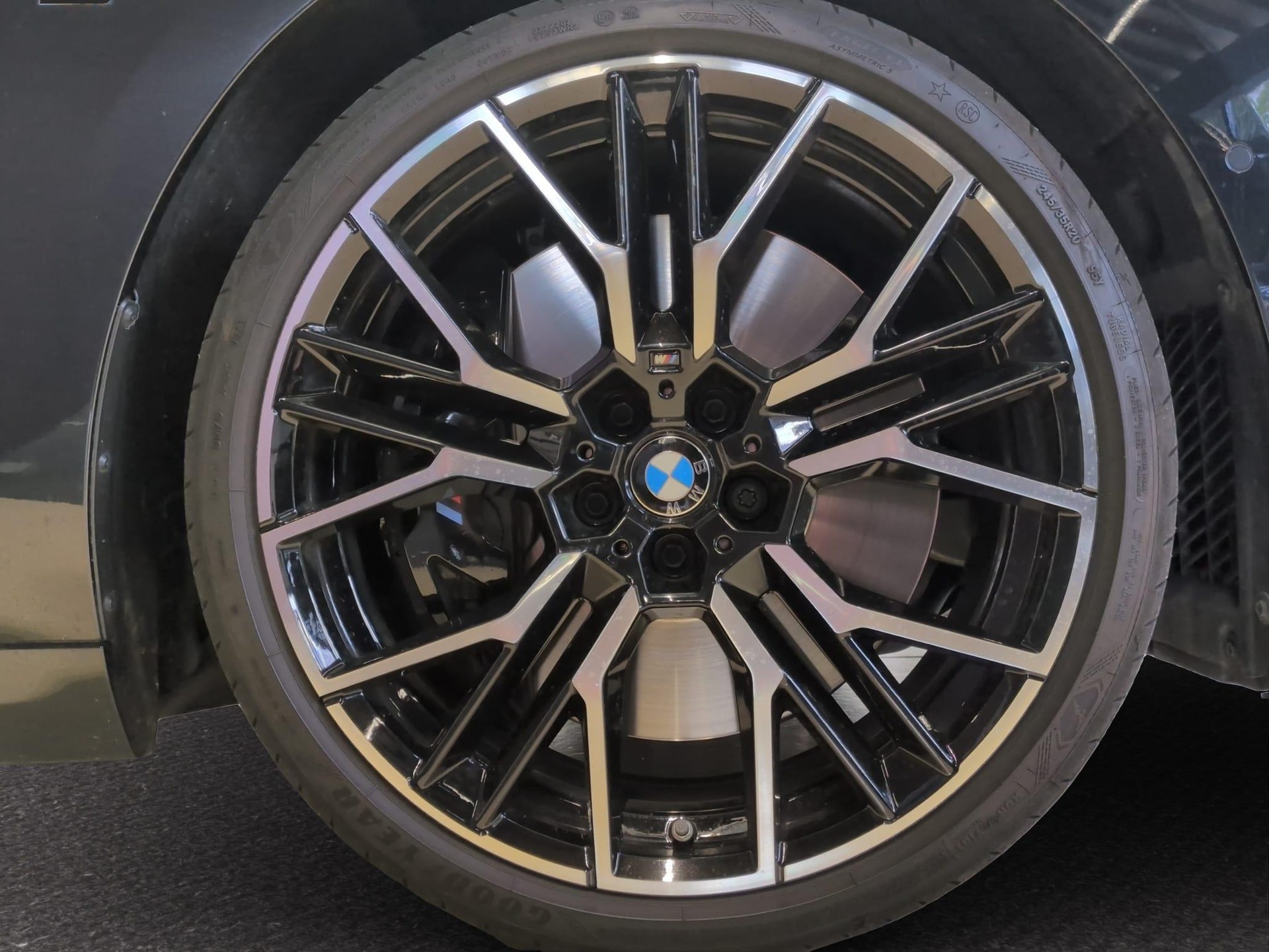 BMW M850i xDrive Cabriolet-image-14