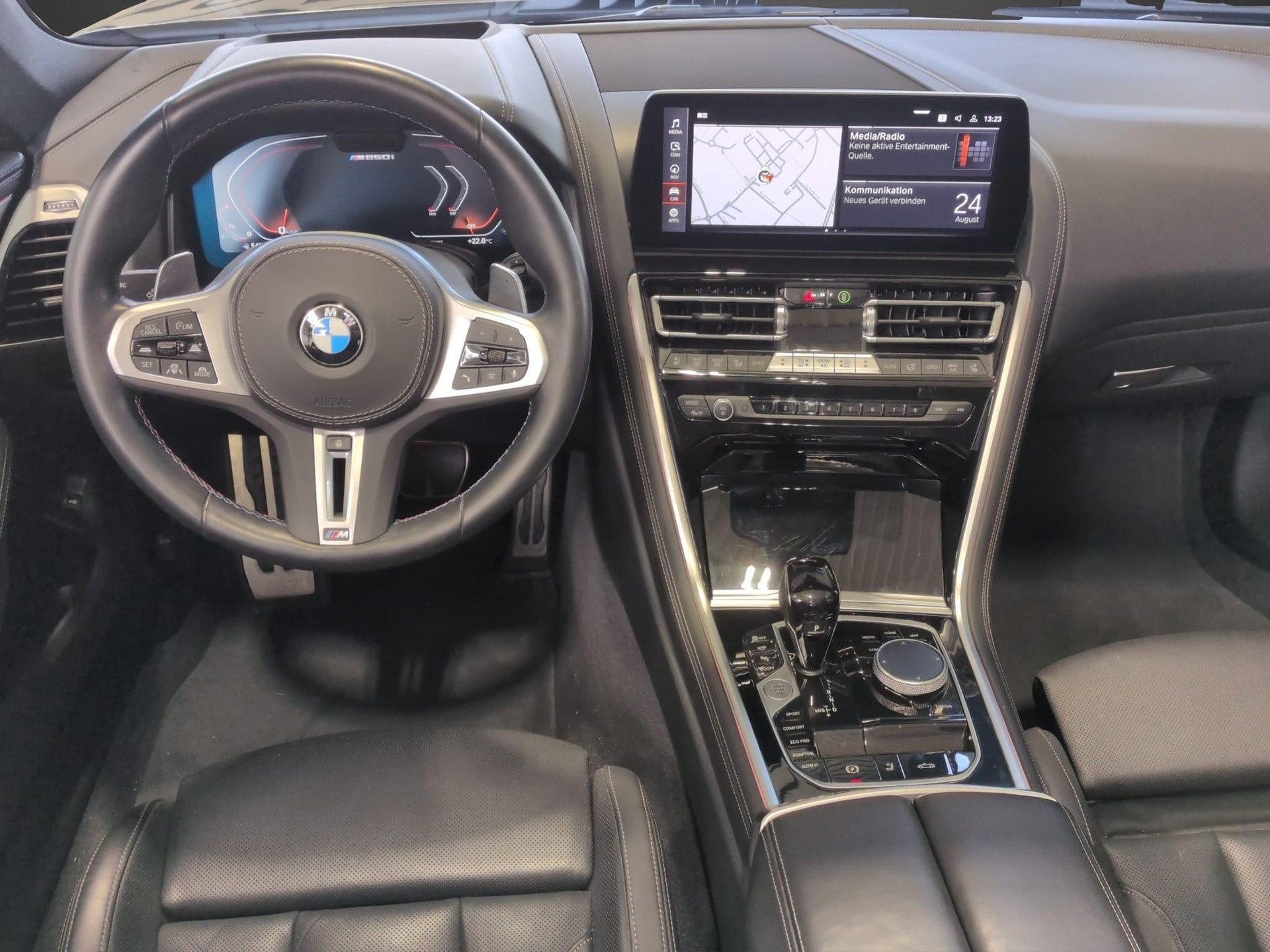 BMW M850i xDrive Cabriolet-image-19
