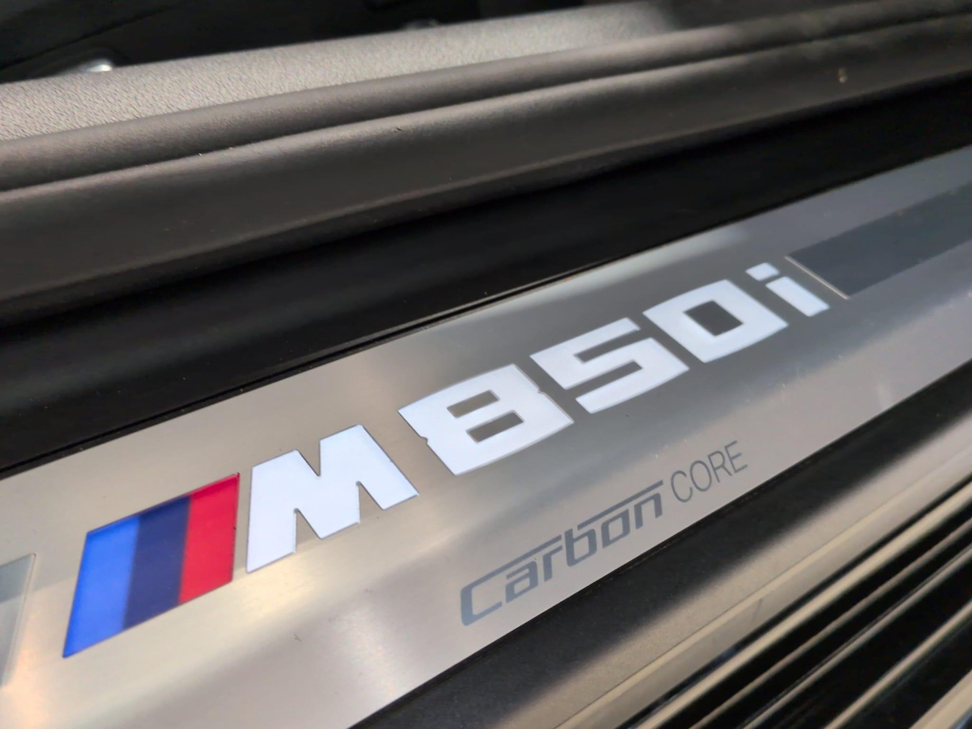 BMW M850i xDrive Cabriolet-image-10