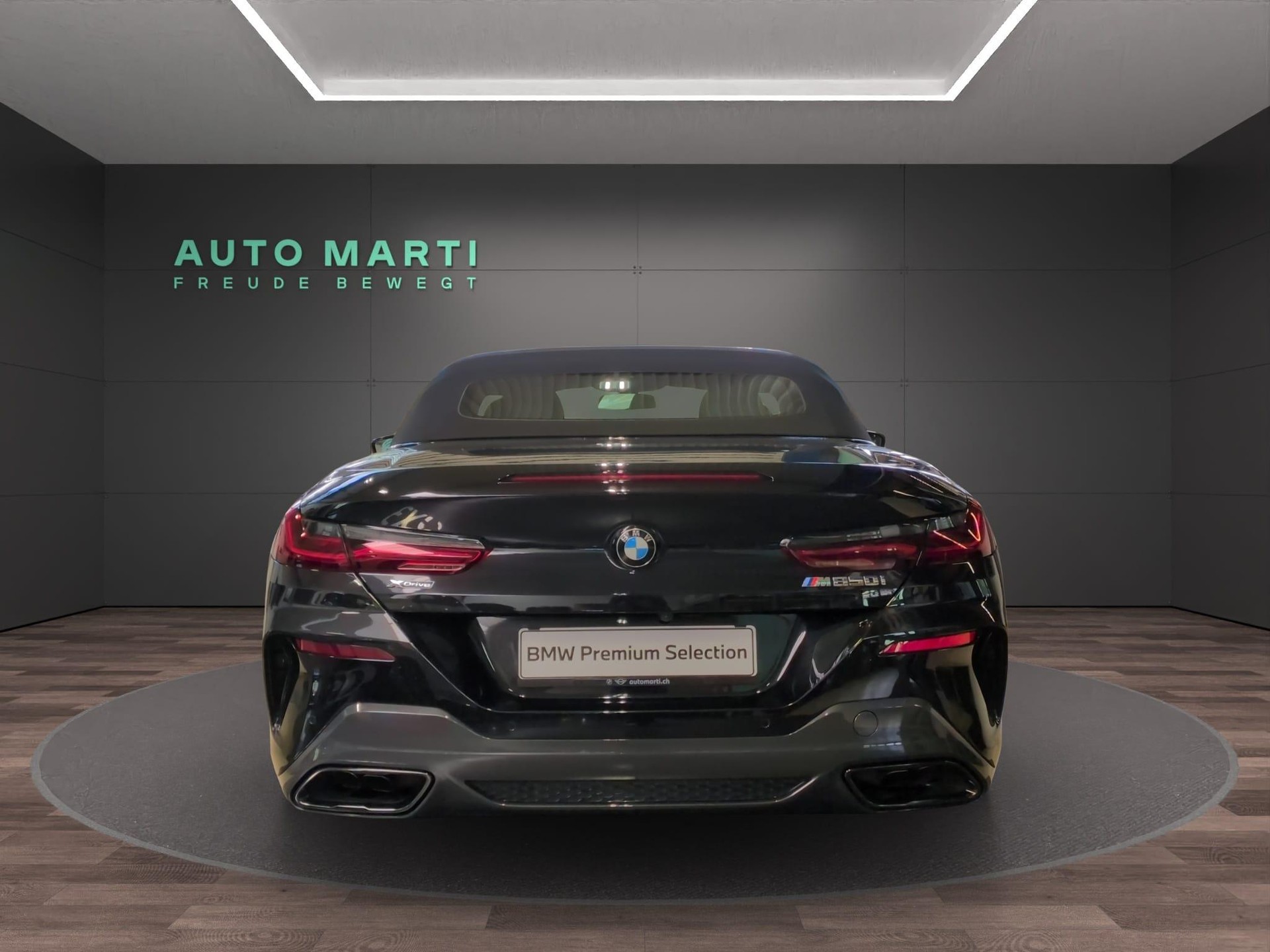 BMW M850i xDrive Cabriolet-showroom-element-2