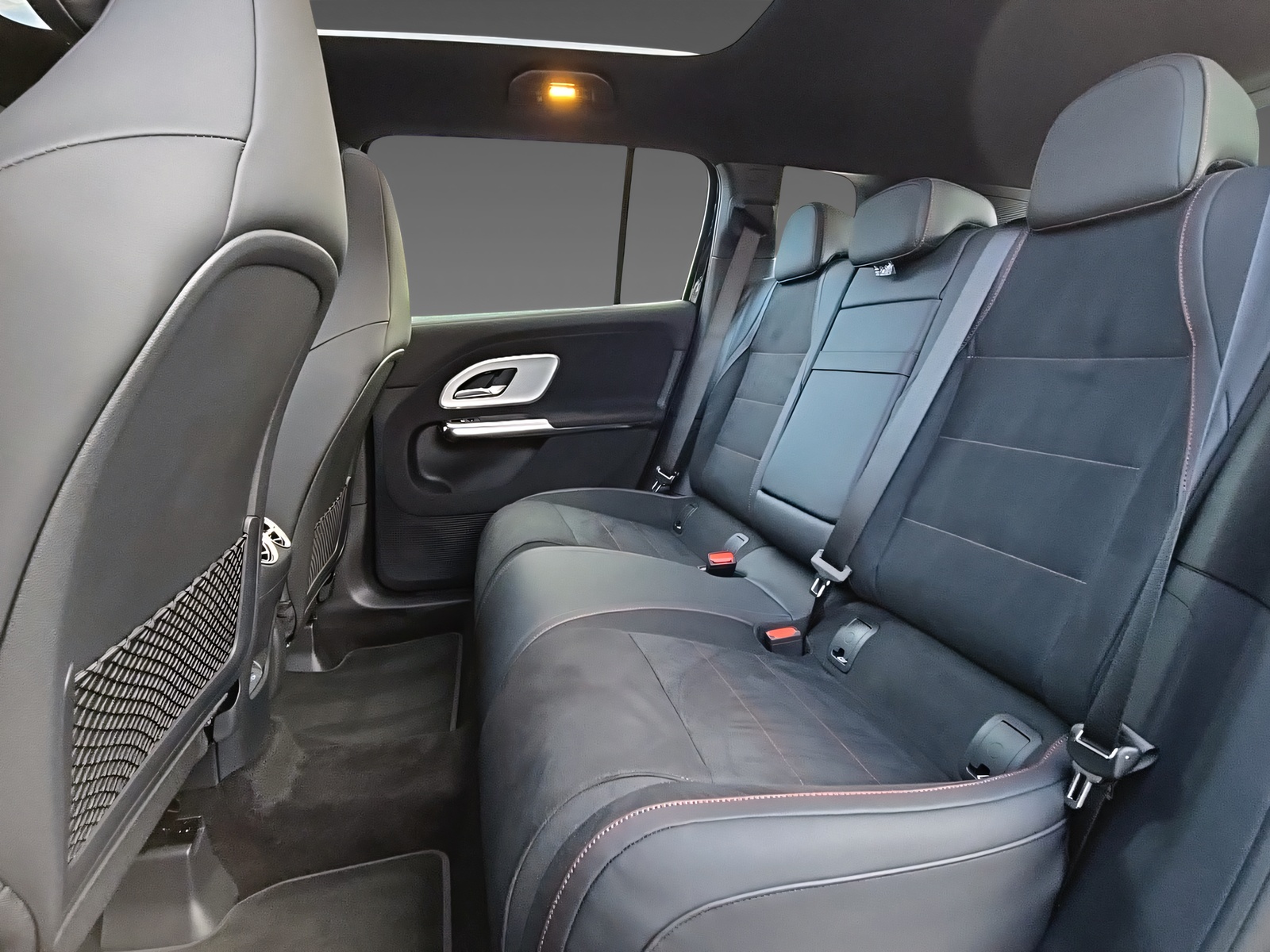 MERCEDES-BENZ GLB 220 4Matic-image-10
