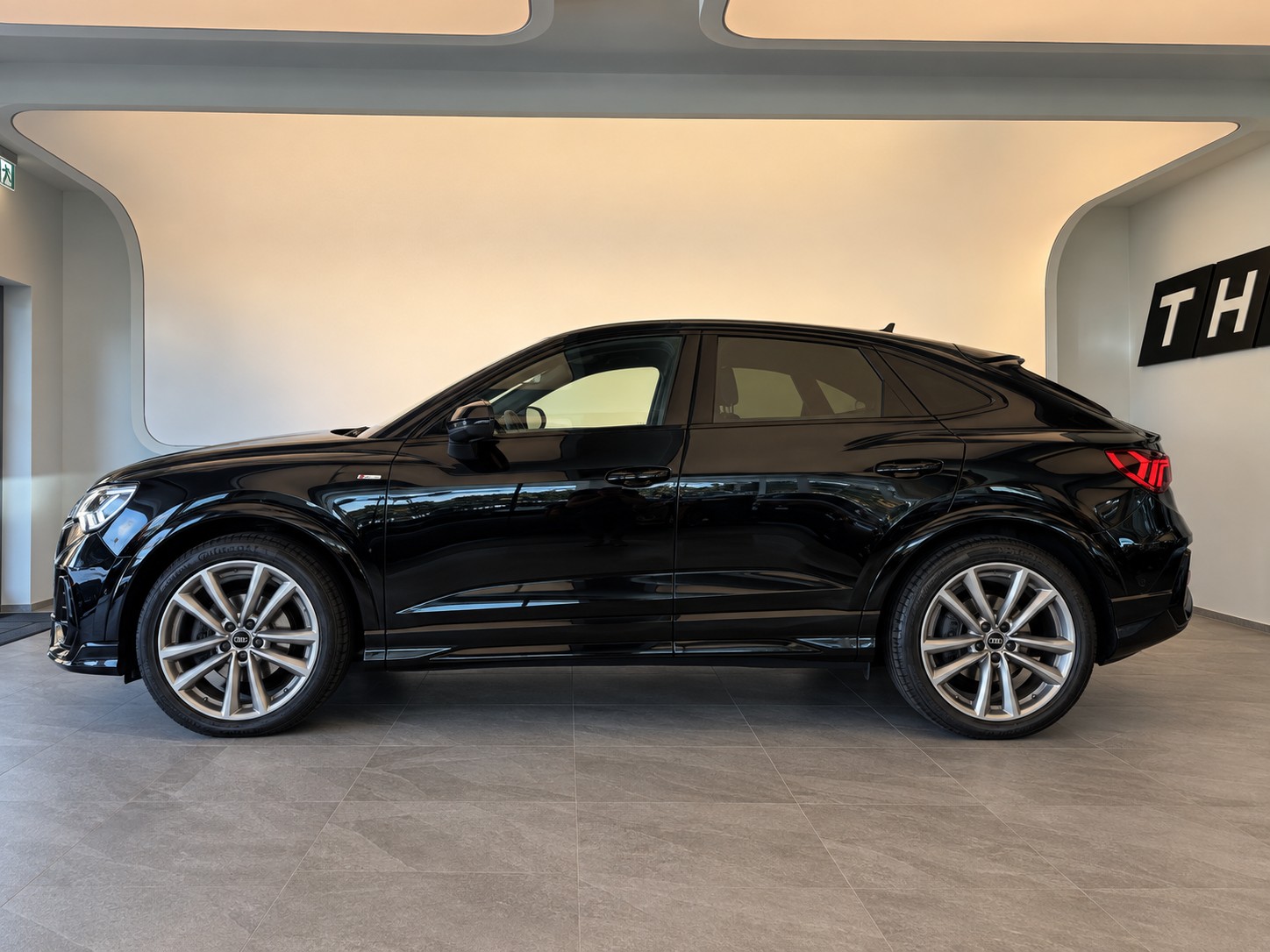 AUDI Q3 Sportback 45 TFSI S line quattro S-tronic-showroom-element-1