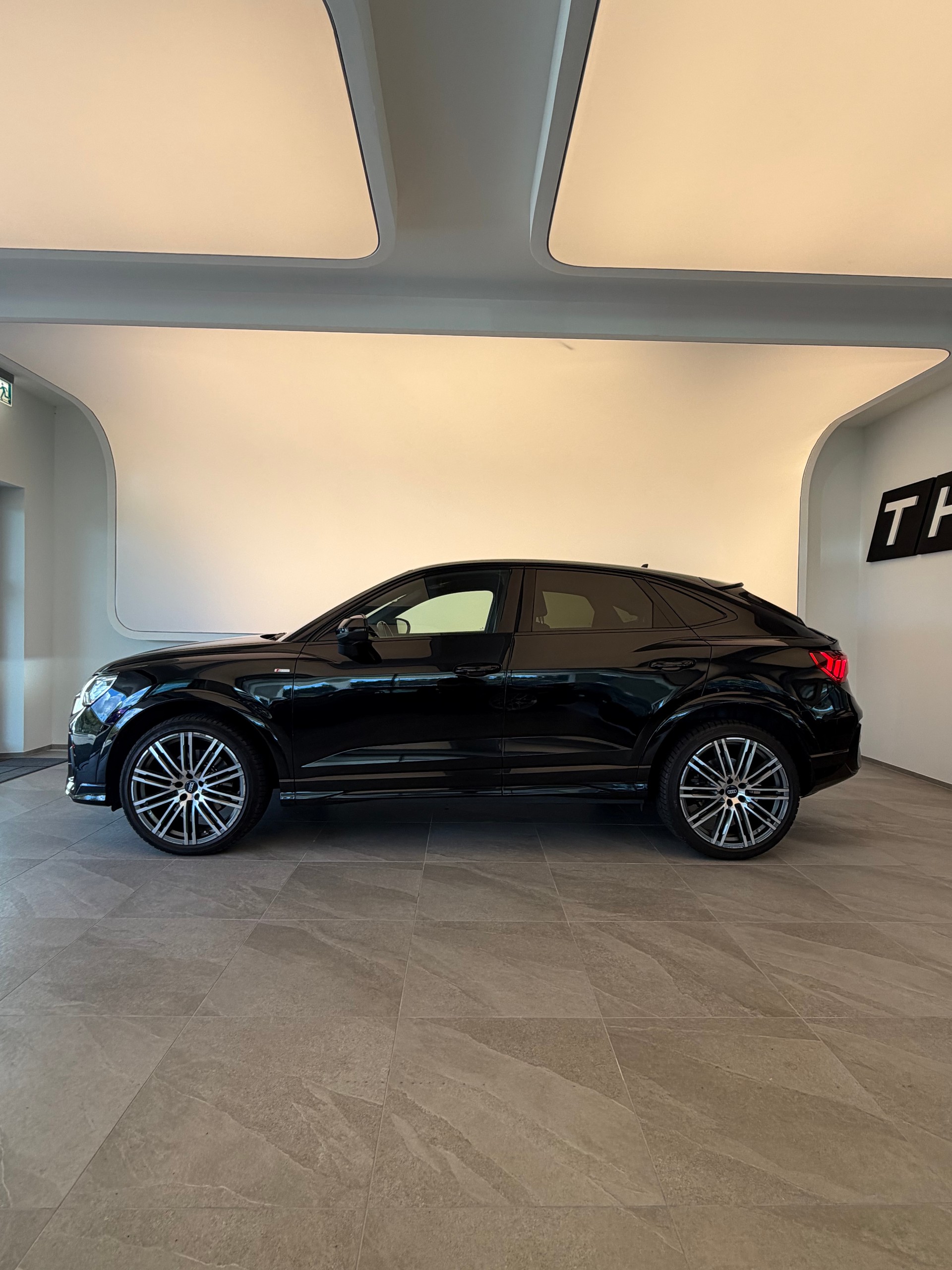 AUDI Q3 Sportback 45 TFSI S line quattro S-tronic-showroom-element-3