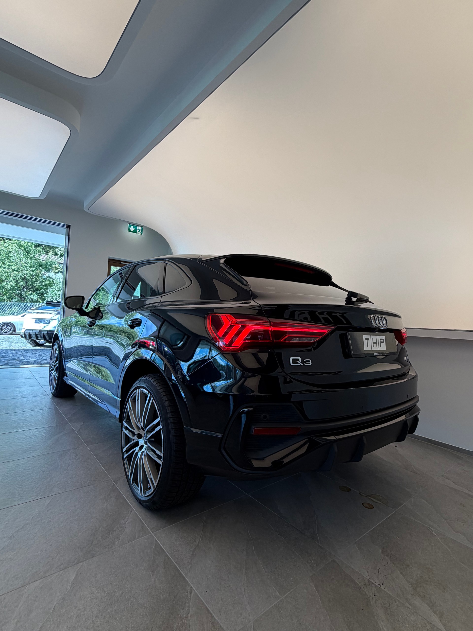 AUDI Q3 Sportback 45 TFSI S line quattro S-tronic-showroom-element-2