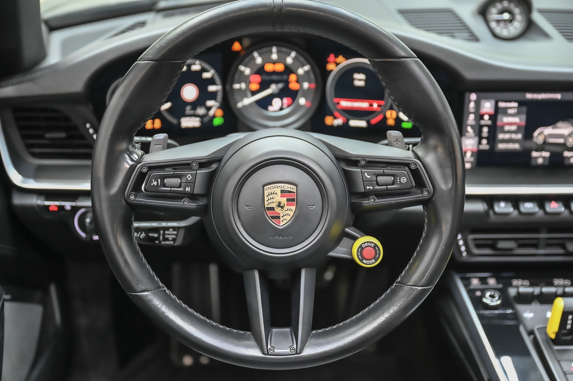 PORSCHE 911 Turbo S Cabriolet PDK-image-25
