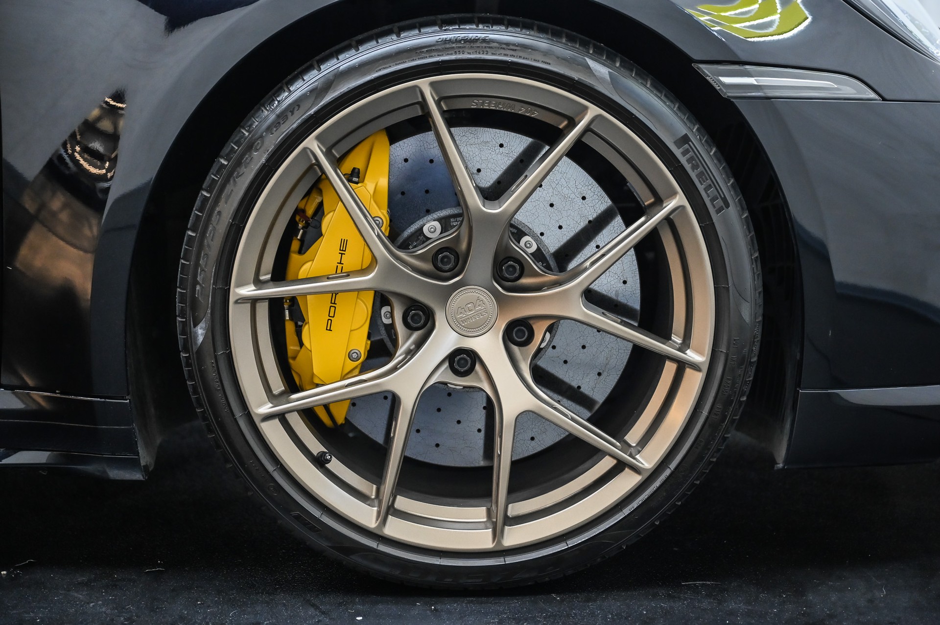 PORSCHE 911 Turbo S Cabriolet PDK-image-17