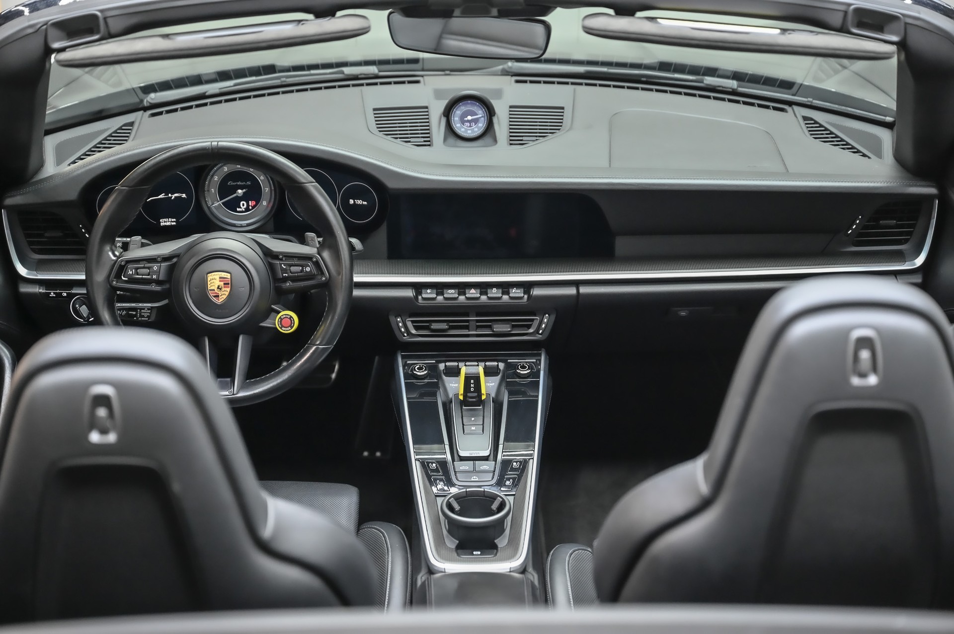 PORSCHE 911 Turbo S Cabriolet PDK-image-27