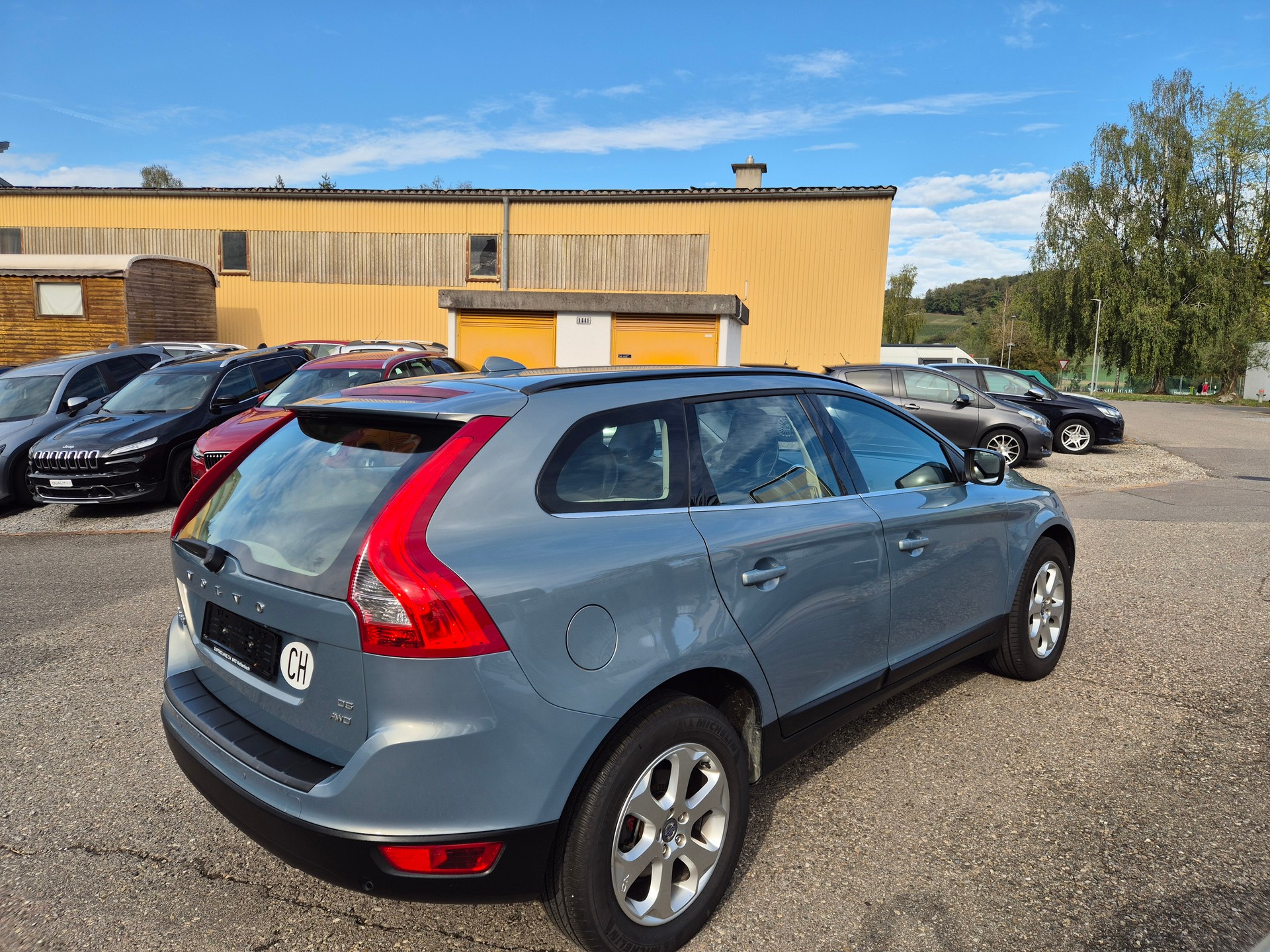 VOLVO XC60 D5 AWD Summum Geartronic-showroom-element-2