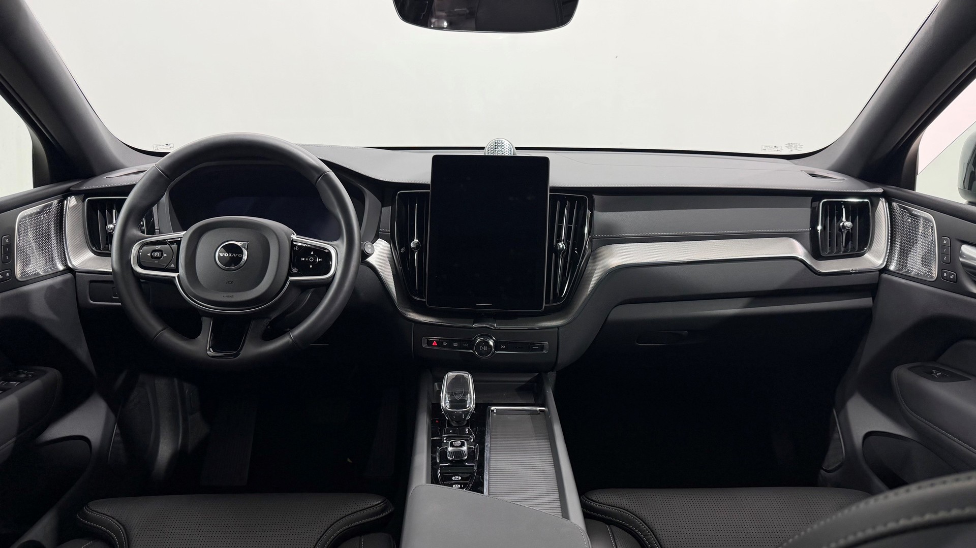 VOLVO XC60 2.0 T8 TE Black Edition e-image-5
