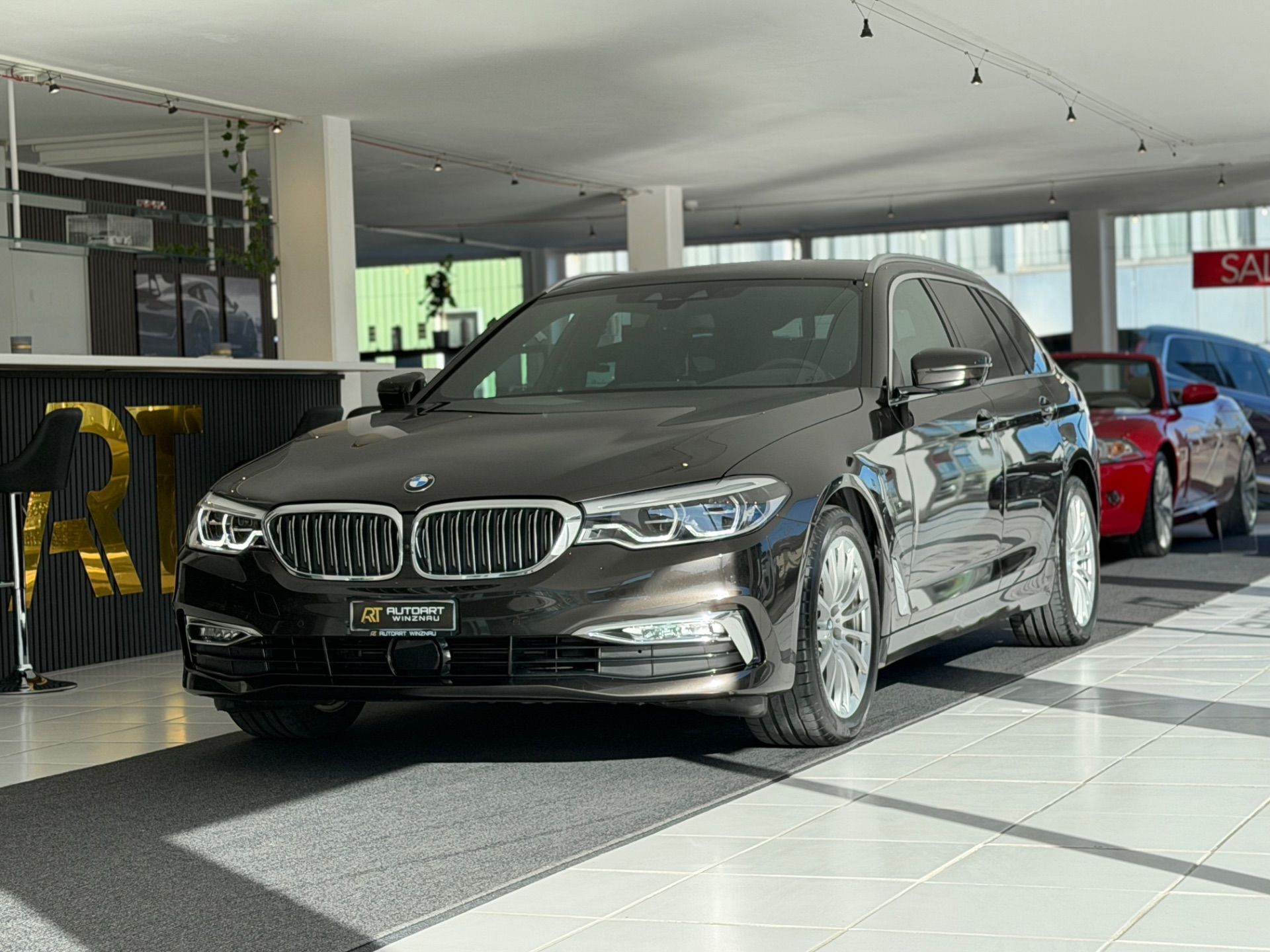 BMW 530 d xDrive Touring Luxury Line Steptronic **TOP Ausstattung**
