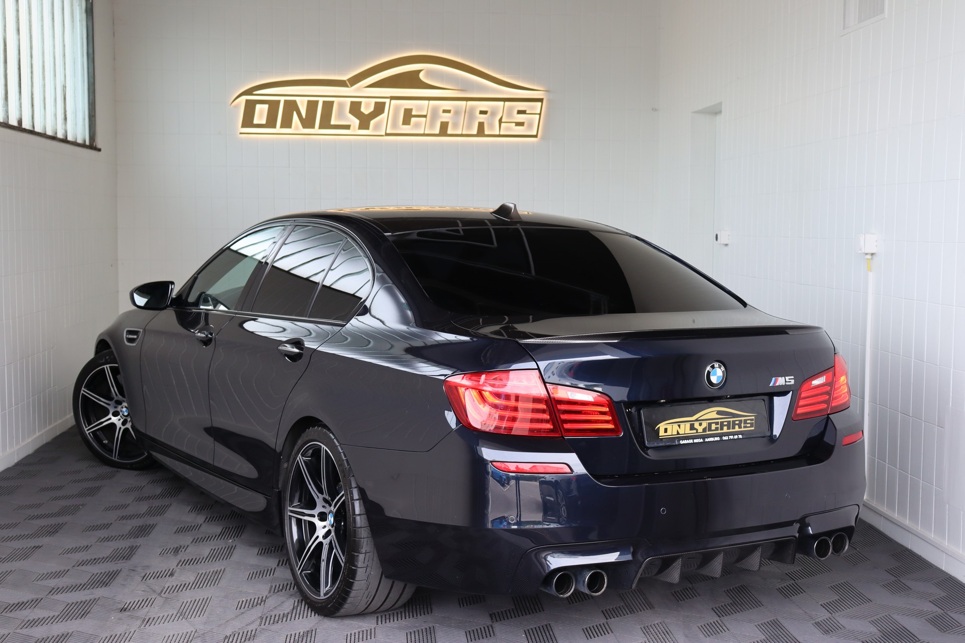 BMW M5 DRIVELOGIC COMPETITION EDITION * 1/200 * CARBON INTERIOR & EXTERIOR * VOLLLEDER * BANG & OLUFSEN *-image-4