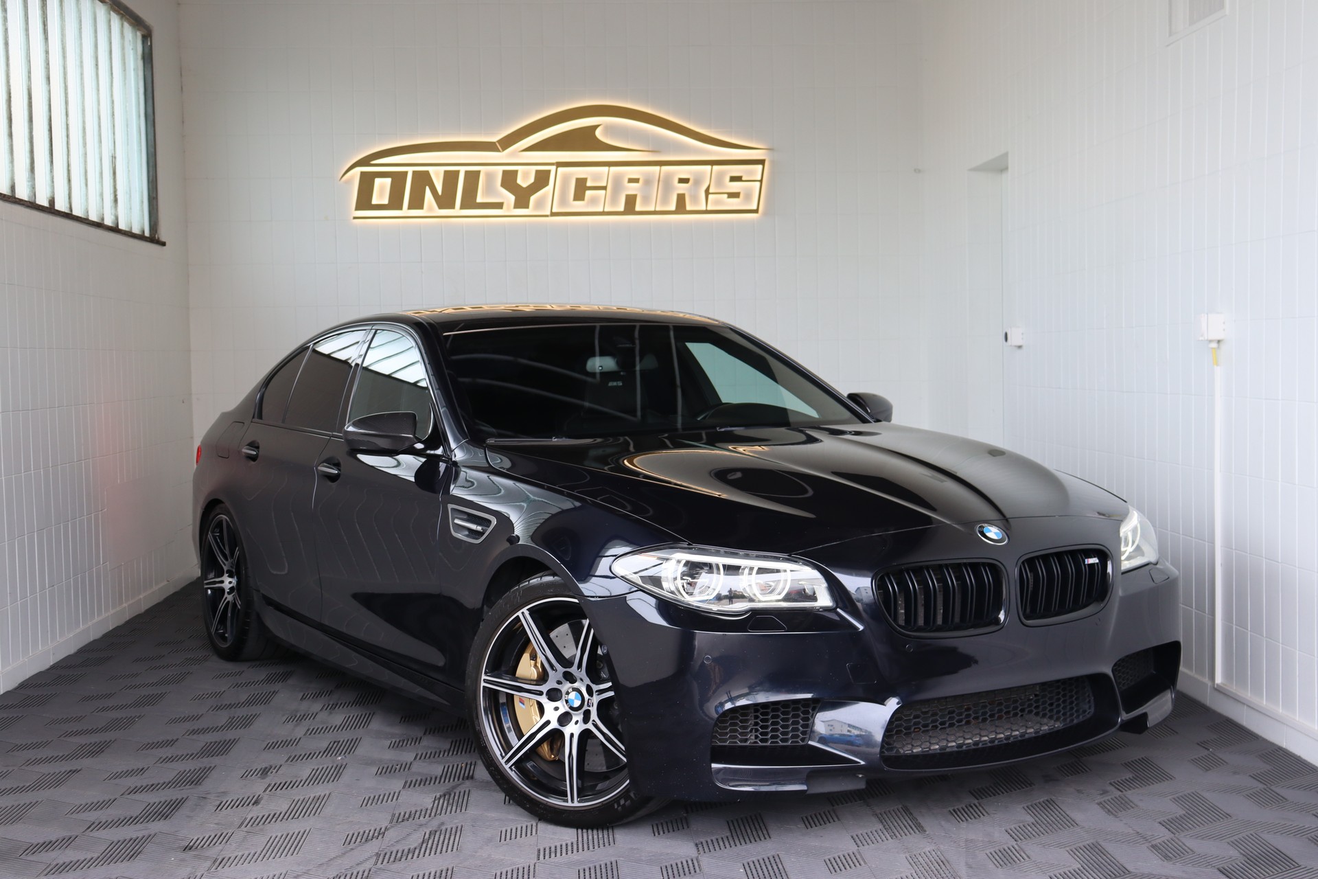 BMW M5 DRIVELOGIC COMPETITION EDITION * 1/200 * CARBON INTERIOR & EXTERIOR * VOLLLEDER * BANG & OLUFSEN *