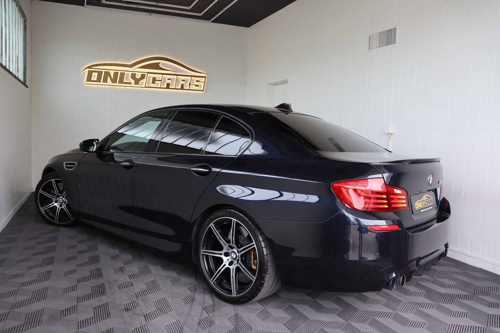 BMW M5 DRIVELOGIC COMPETITION EDITION * 1/200 * CARBON INTERIOR & EXTERIOR * VOLLLEDER * BANG & OLUFSEN *-image-6