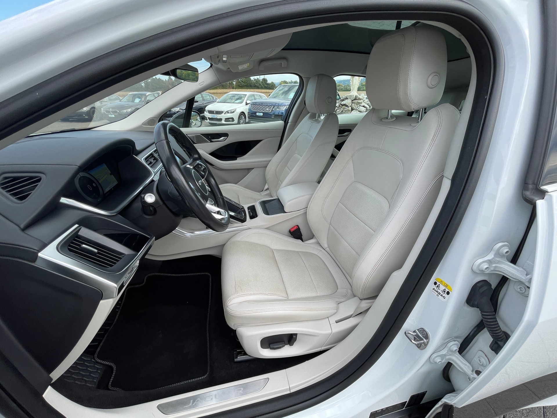 JAGUAR I-Pace EV400 SE AWD-image-11