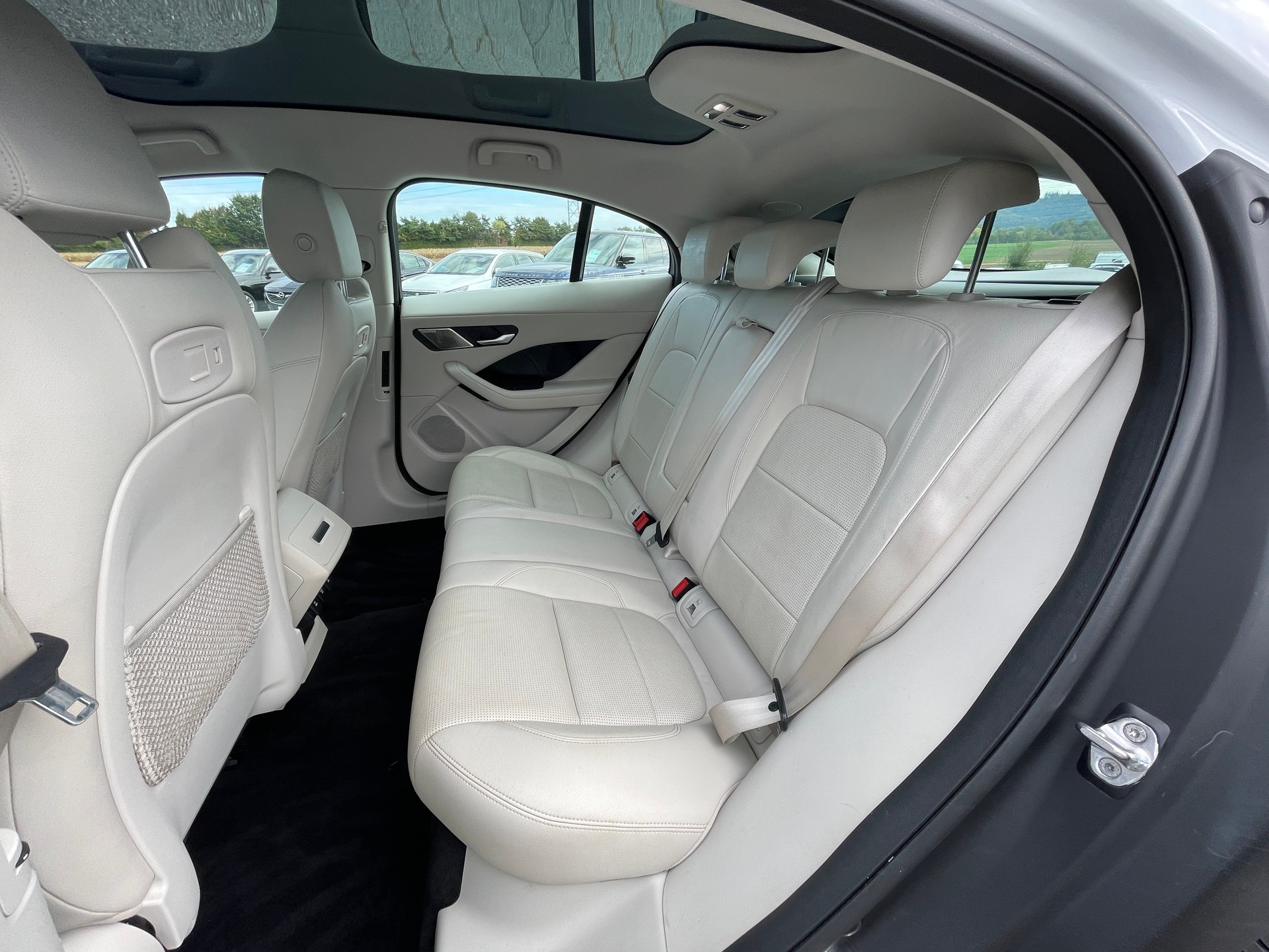 JAGUAR I-Pace EV400 SE AWD-image-13