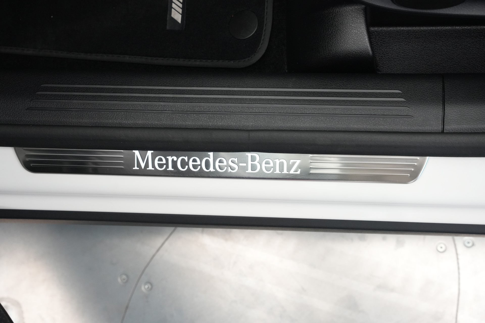MERCEDES-BENZ GLA 250 4Matic AMG Line 8G-DCT *CH-Fahrzeug* *Panorama*-image-25