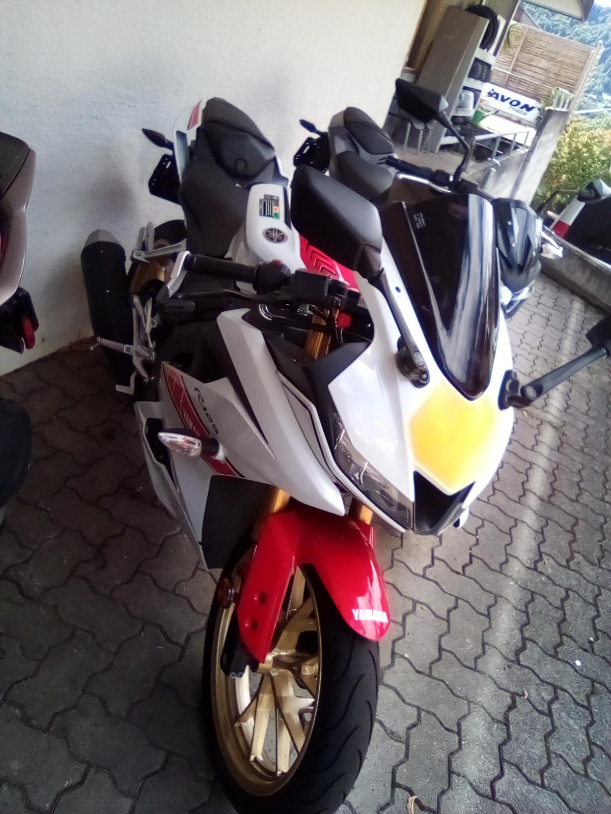 YAMAHA YZF-R 125 ABS-image-8