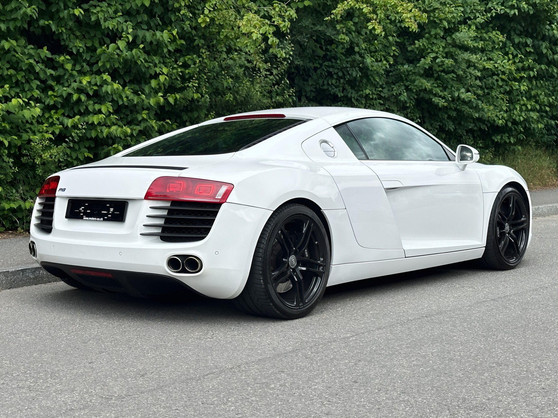 AUDI R8 Coupé 4.2-image-4