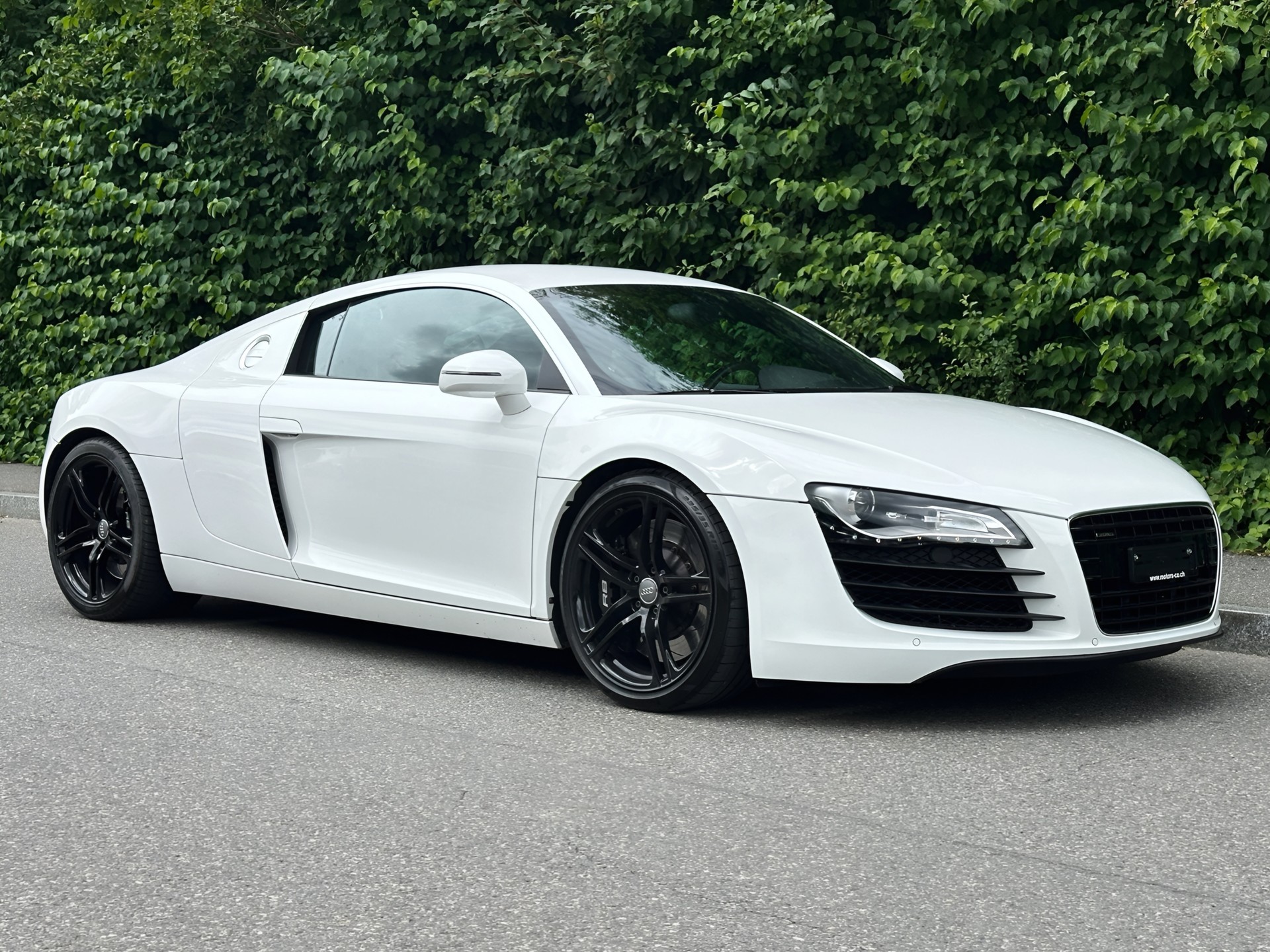 AUDI R8 Coupé 4.2-image-6