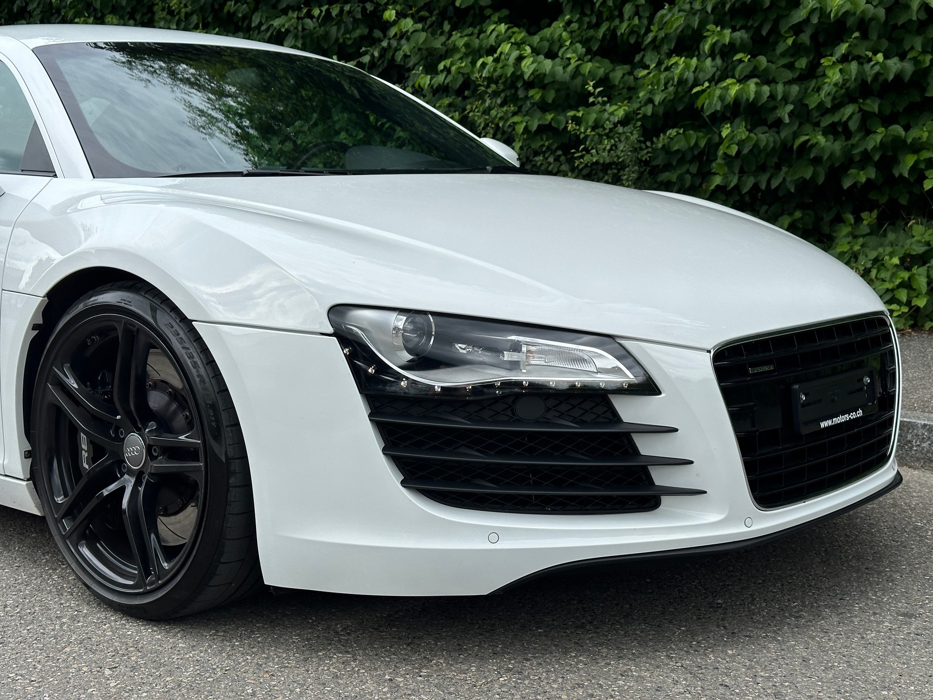 AUDI R8 Coupé 4.2-image-8