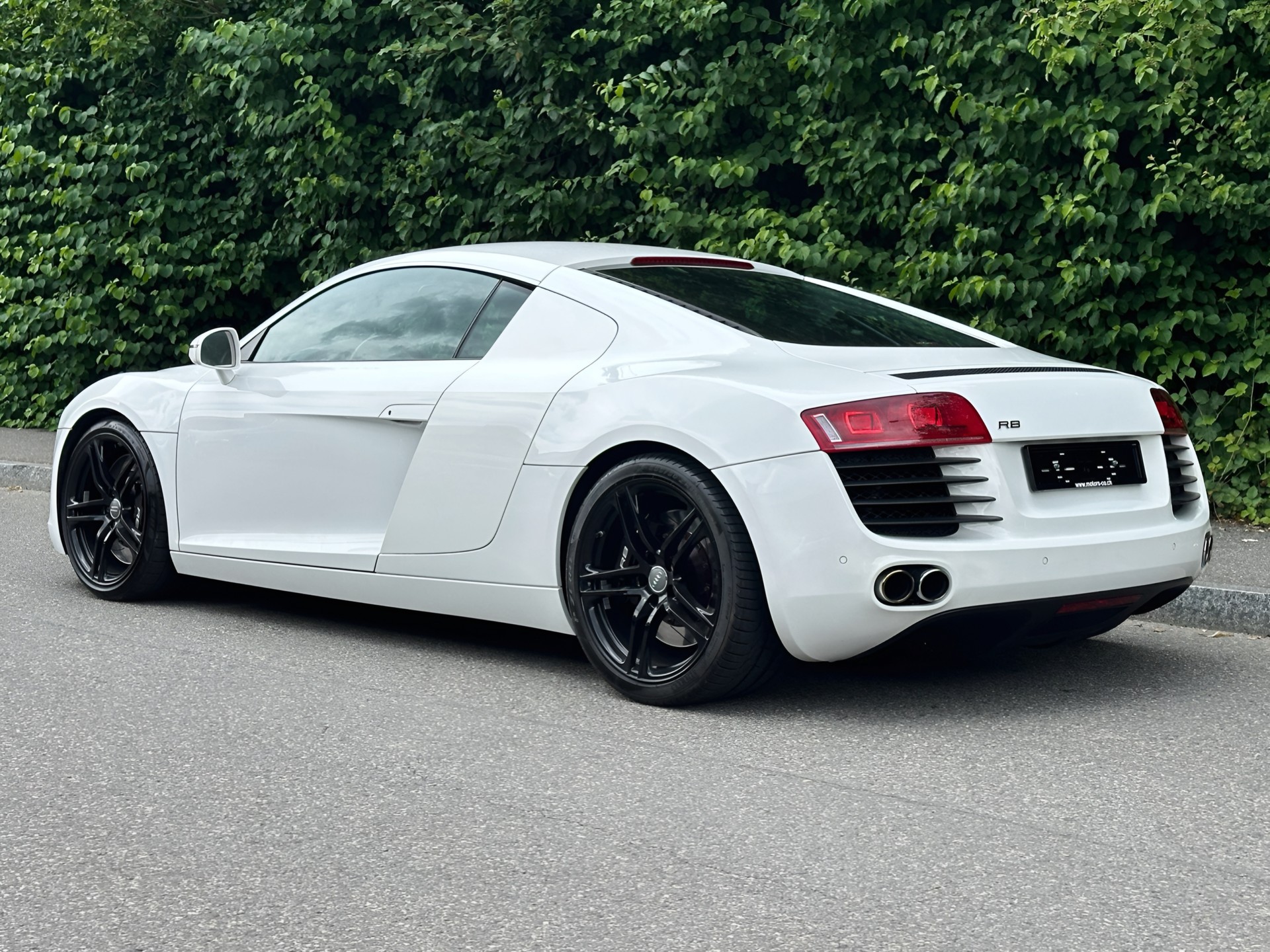AUDI R8 Coupé 4.2-showroom-element-3